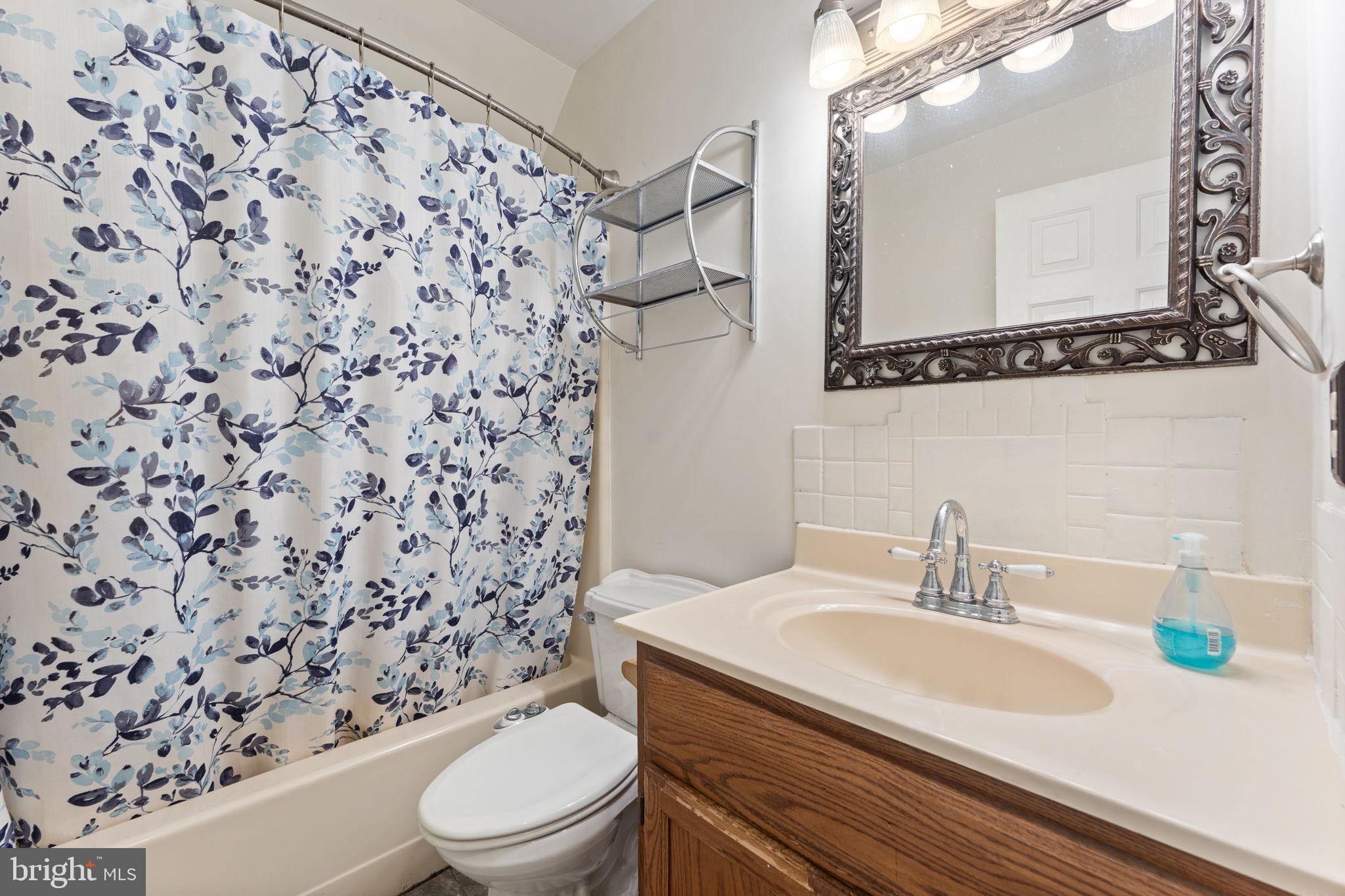 HIDDEN FIELDS - Residential