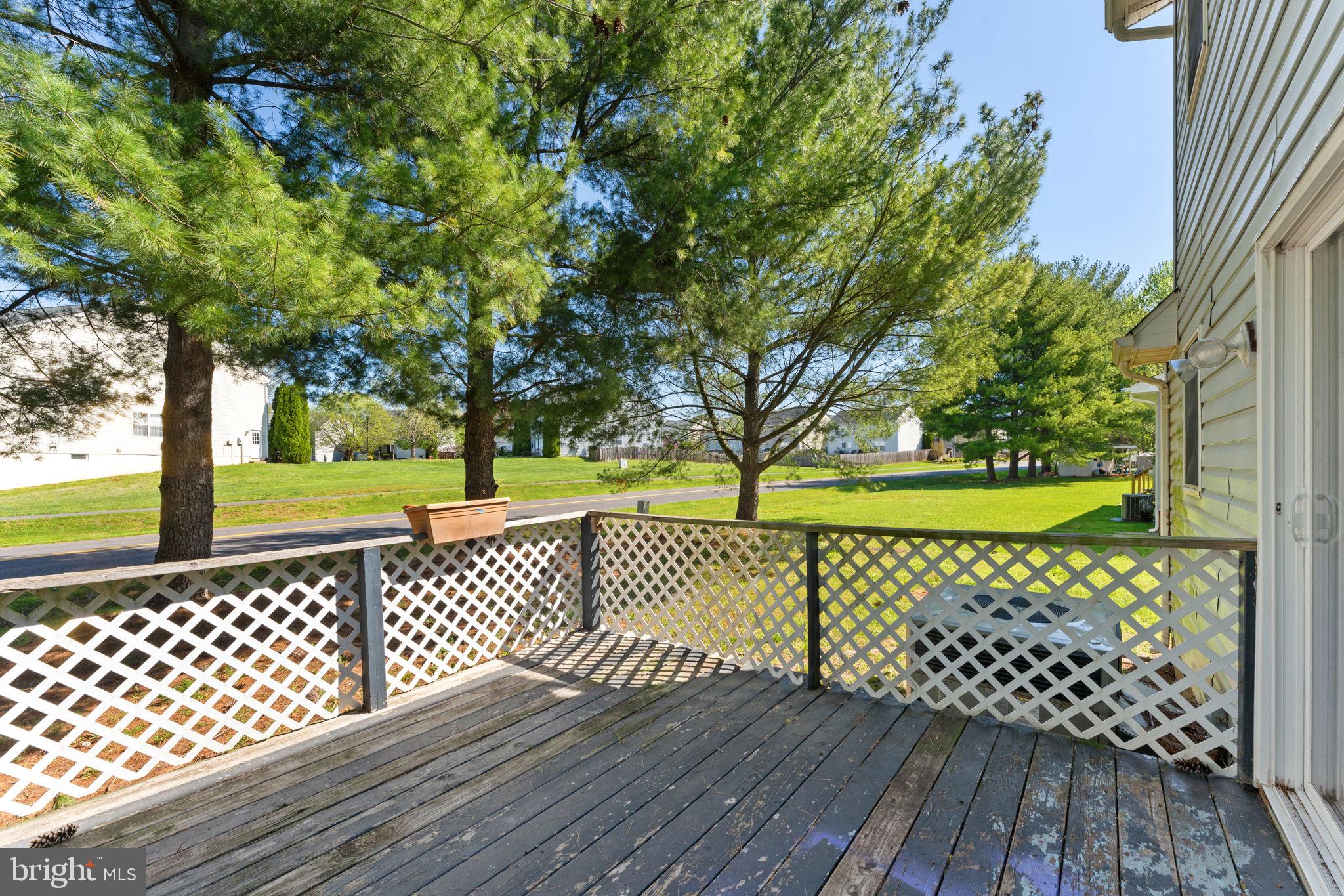 HIDDEN FIELDS - Residential