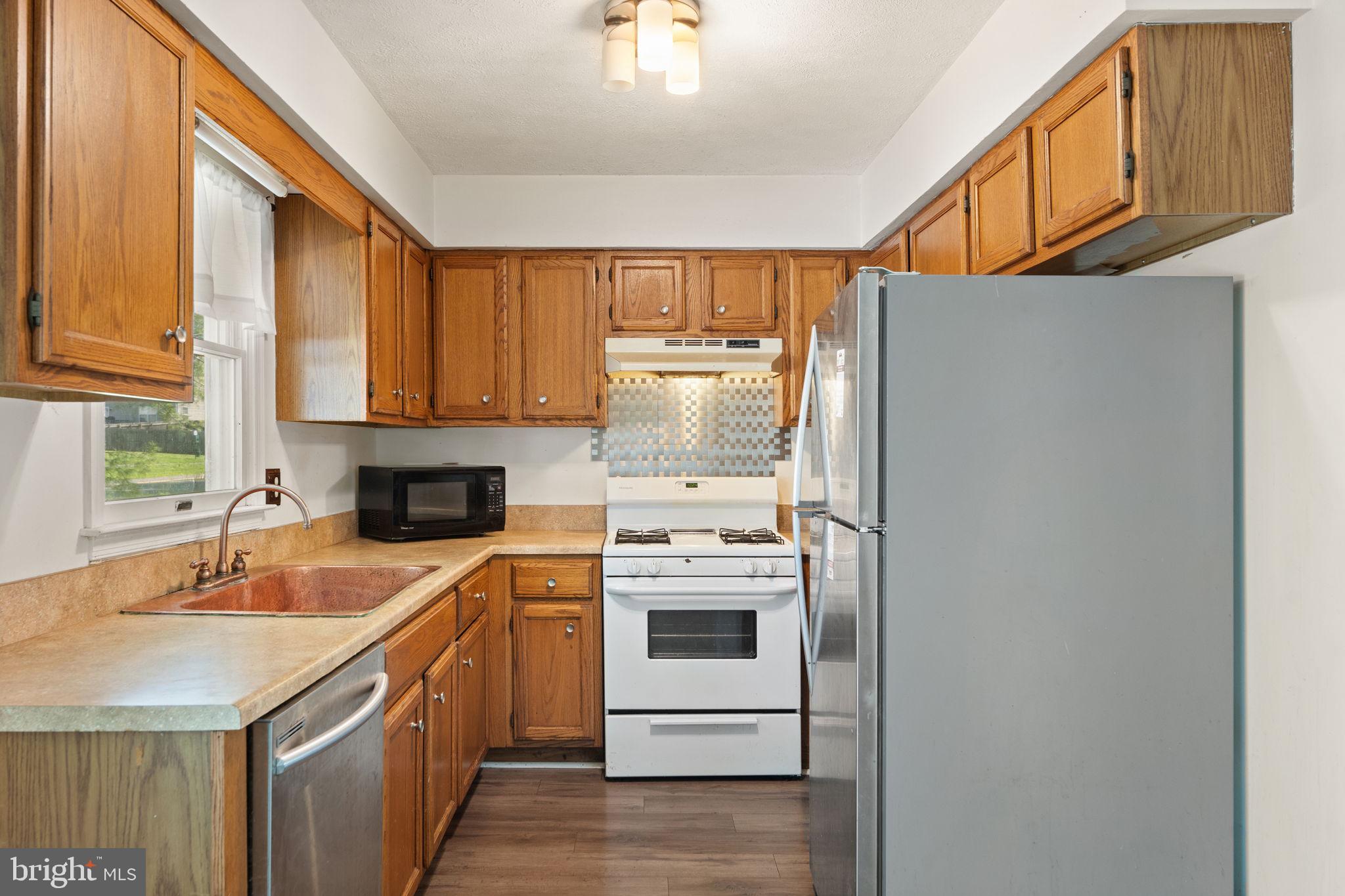 HIDDEN FIELDS - Residential