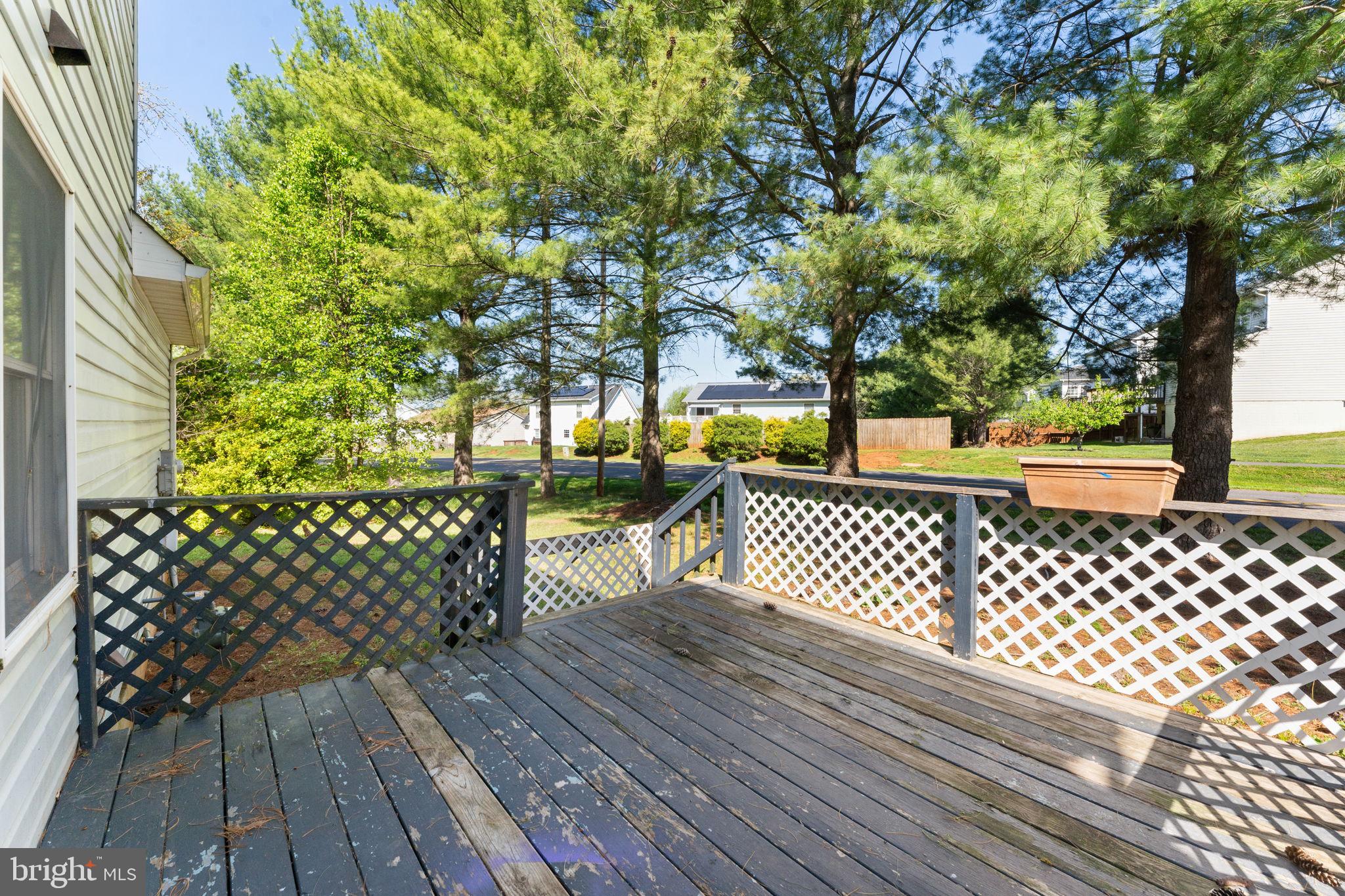 HIDDEN FIELDS - Residential