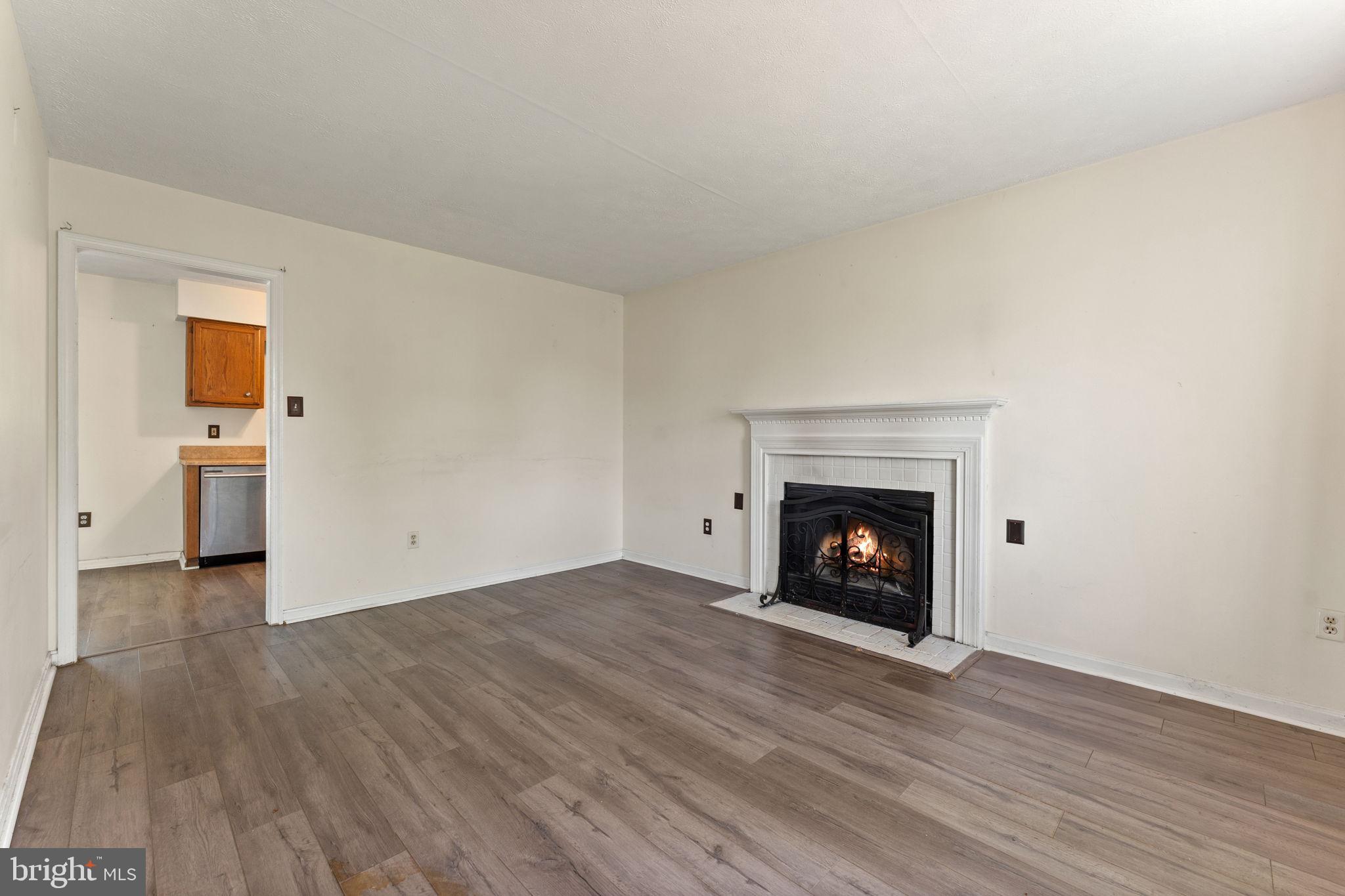 HIDDEN FIELDS - Residential