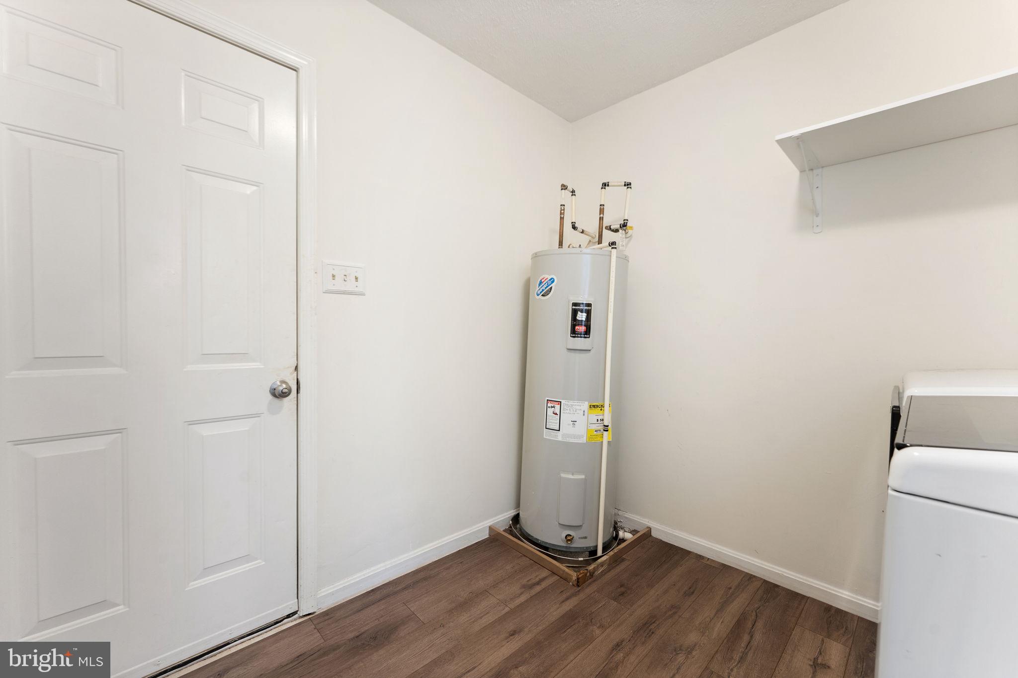 HIDDEN FIELDS - Residential