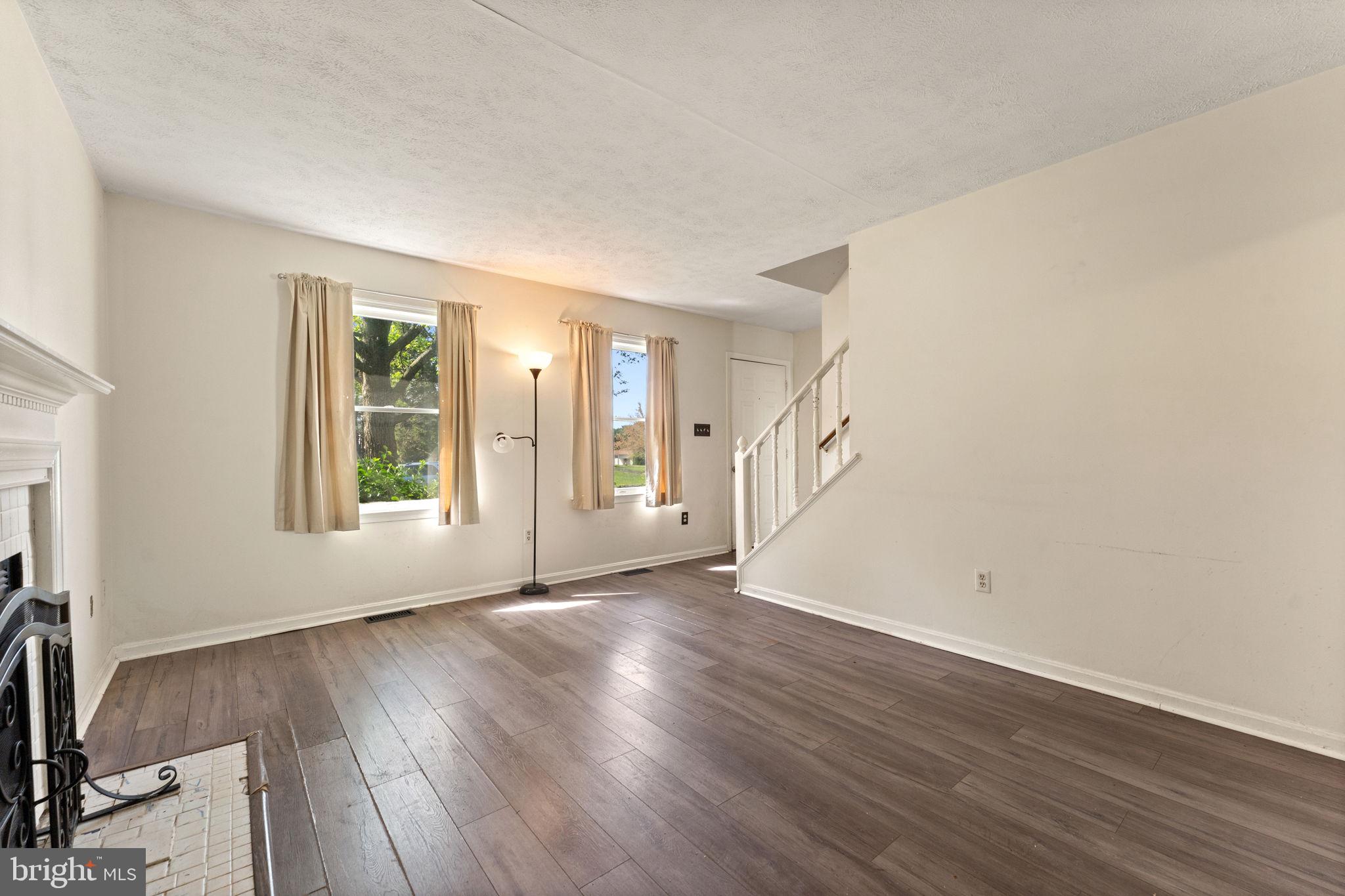 HIDDEN FIELDS - Residential