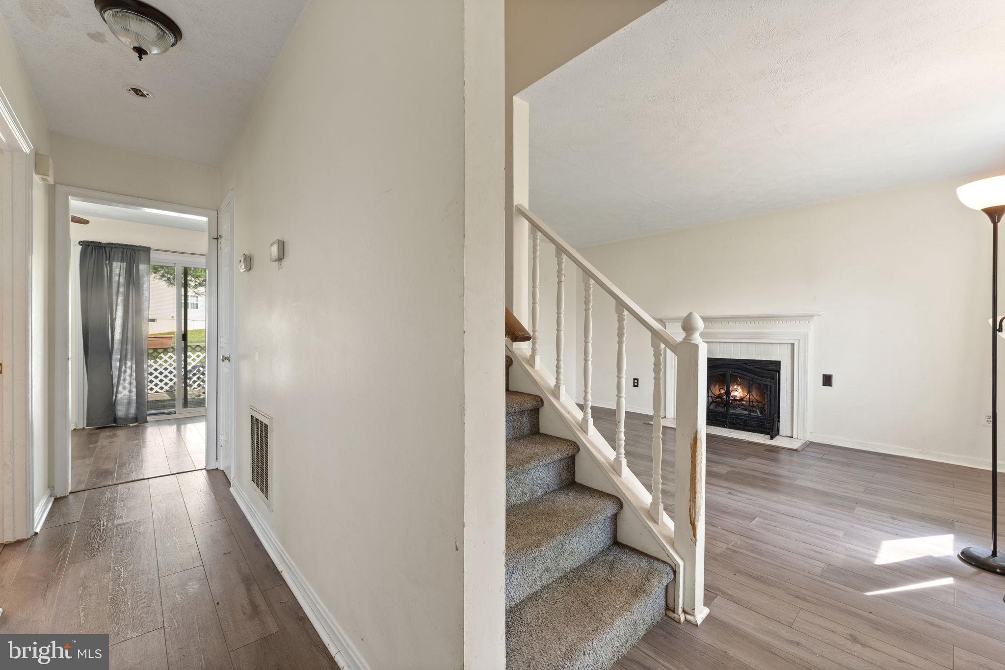 HIDDEN FIELDS - Residential