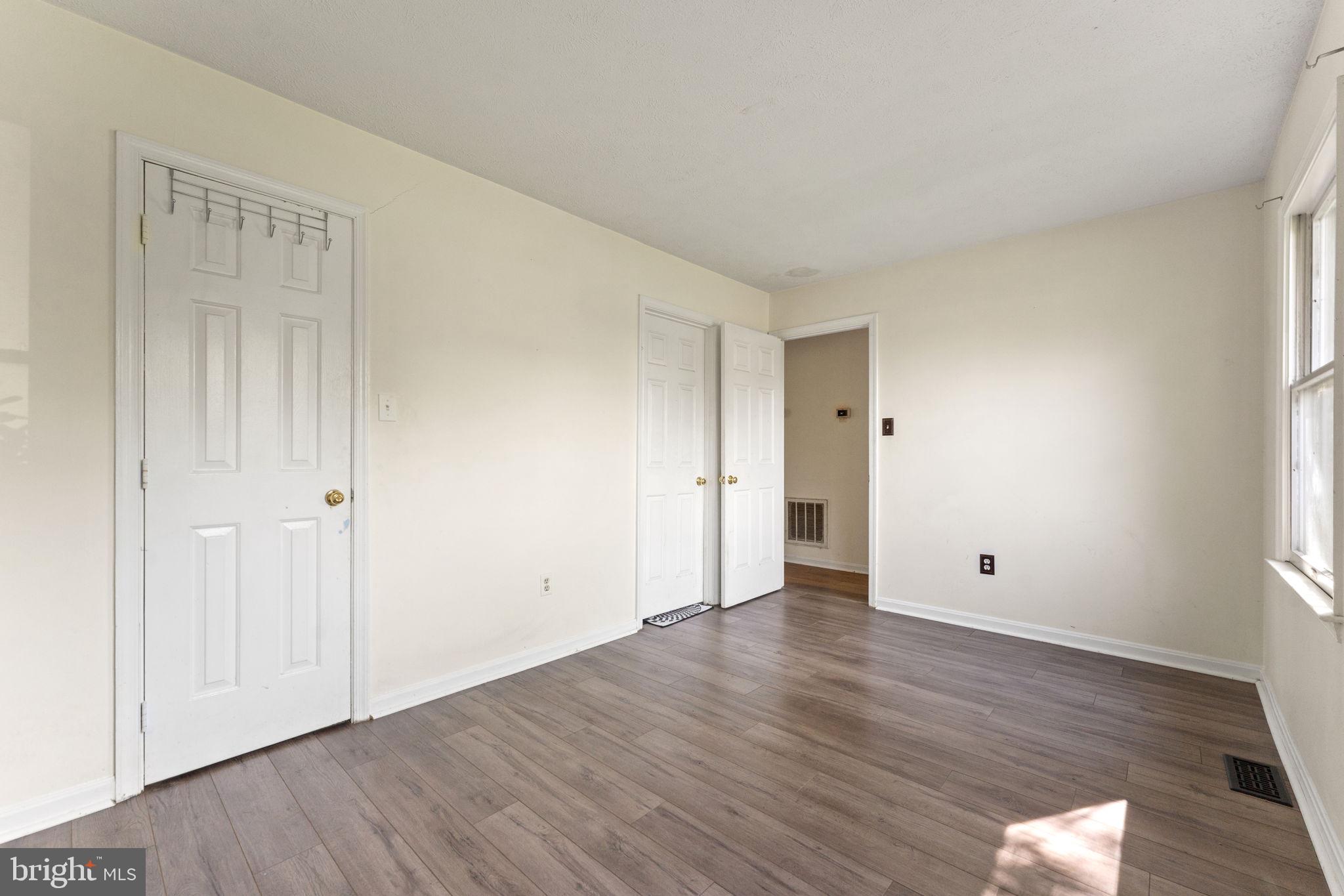 HIDDEN FIELDS - Residential