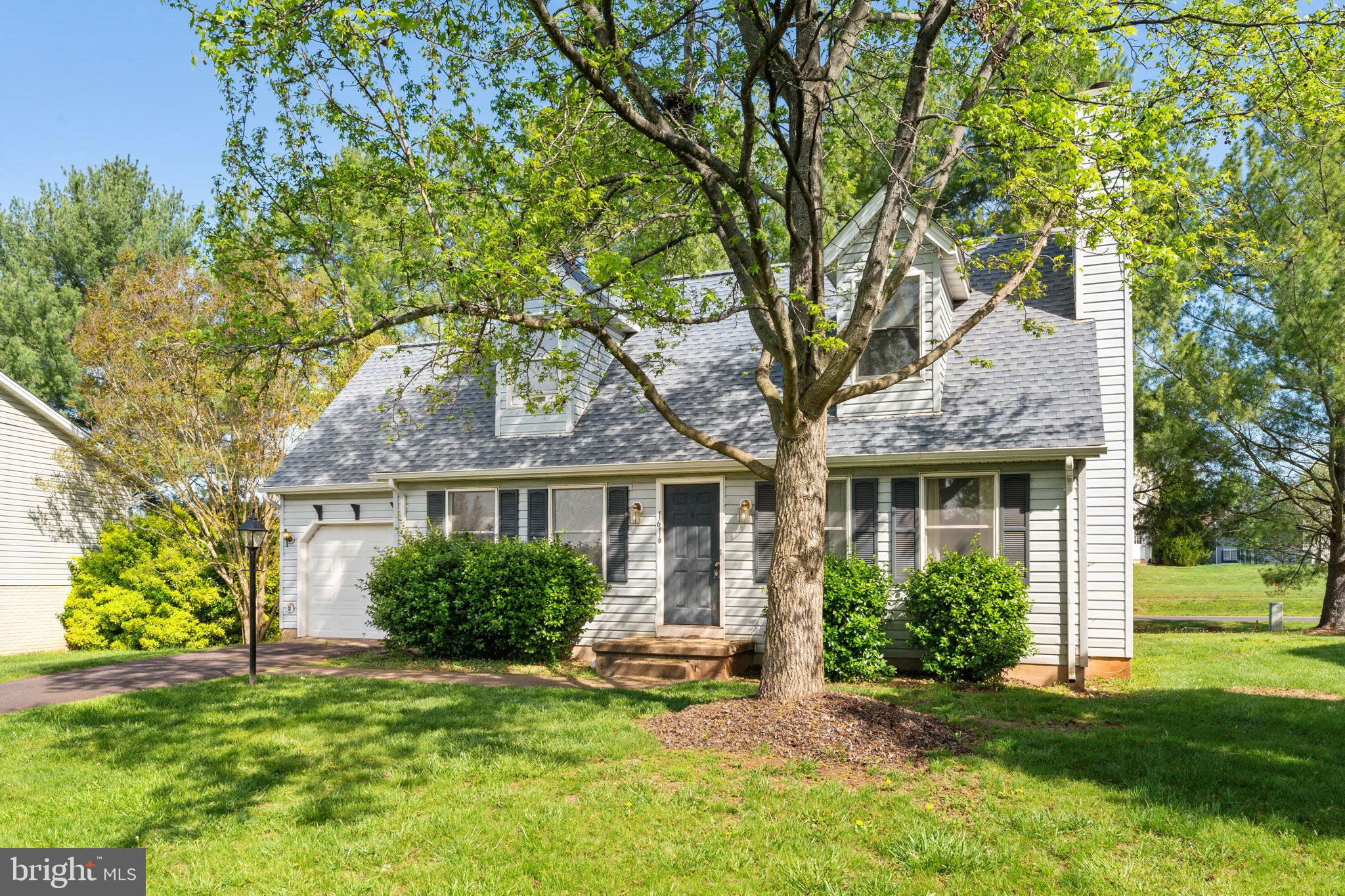 HIDDEN FIELDS - Residential