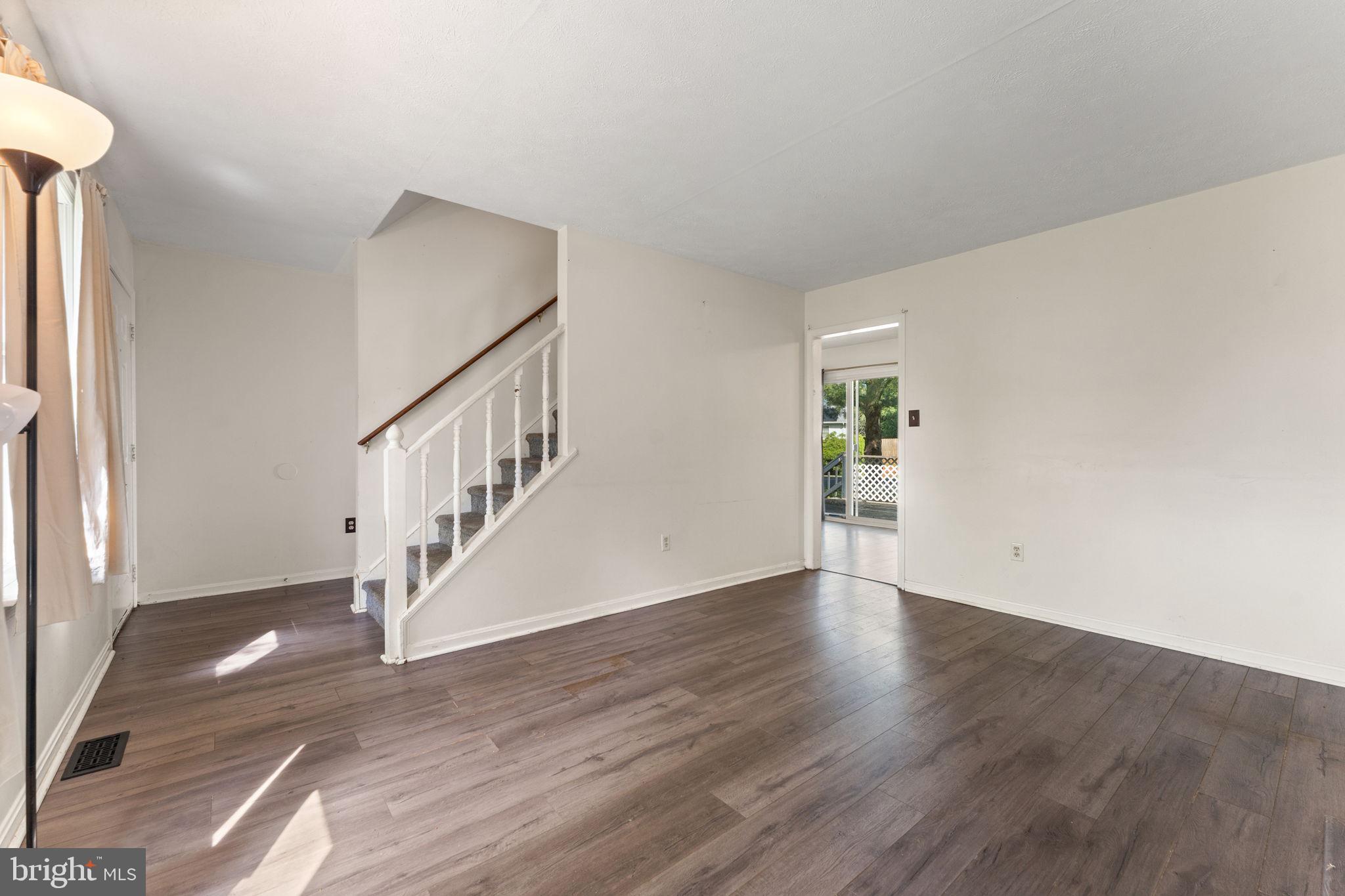 HIDDEN FIELDS - Residential