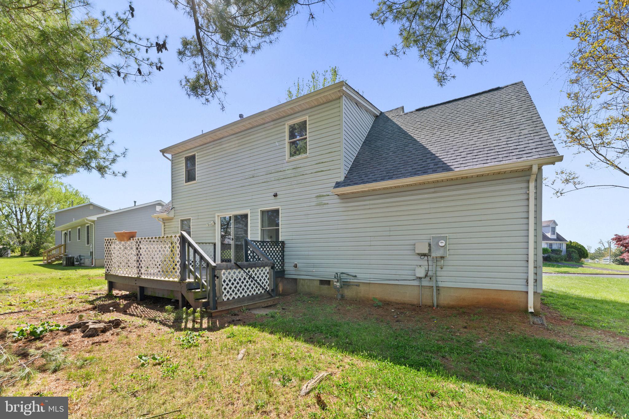 HIDDEN FIELDS - Residential