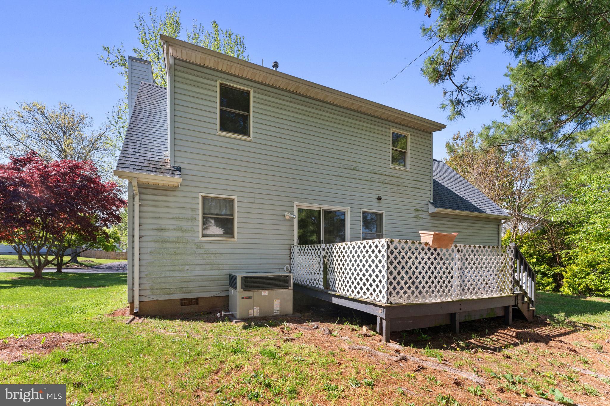 HIDDEN FIELDS - Residential