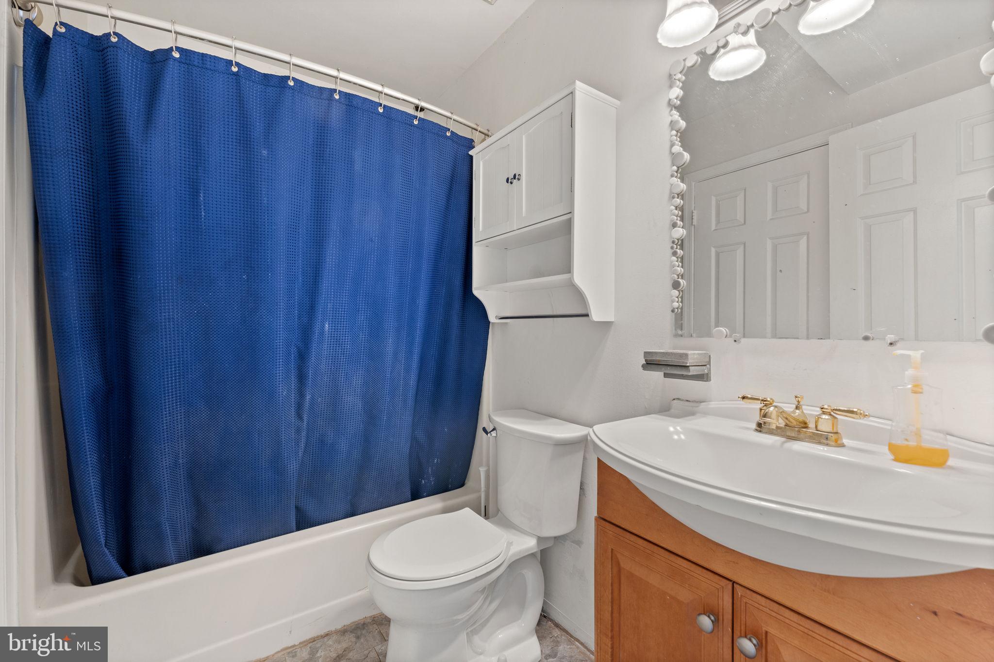 HIDDEN FIELDS - Residential