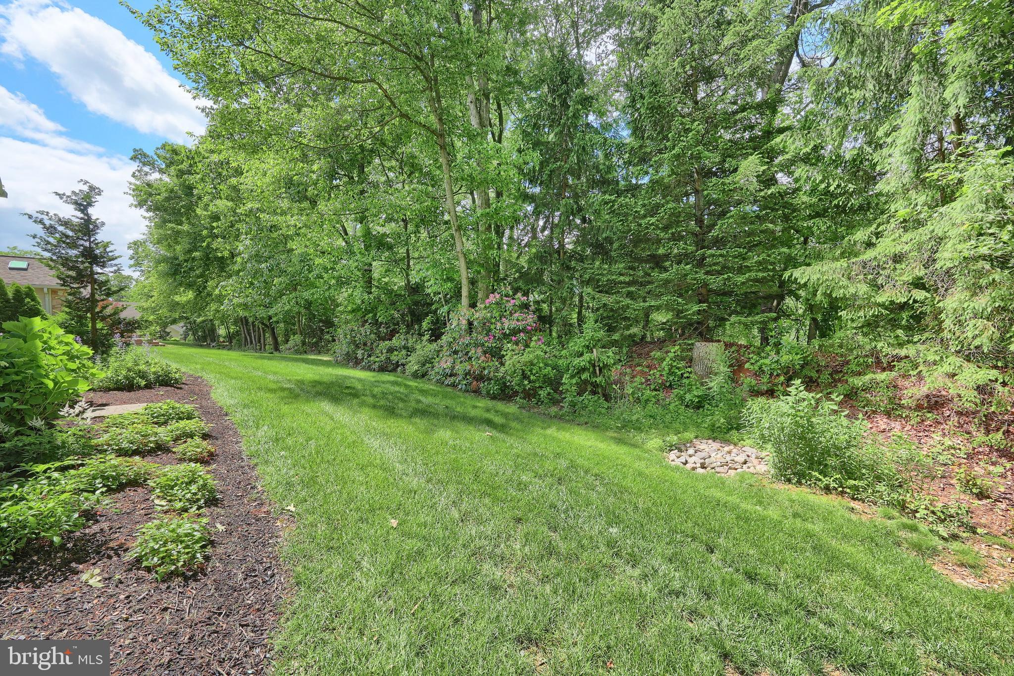 2124 TALL OAKS LANE