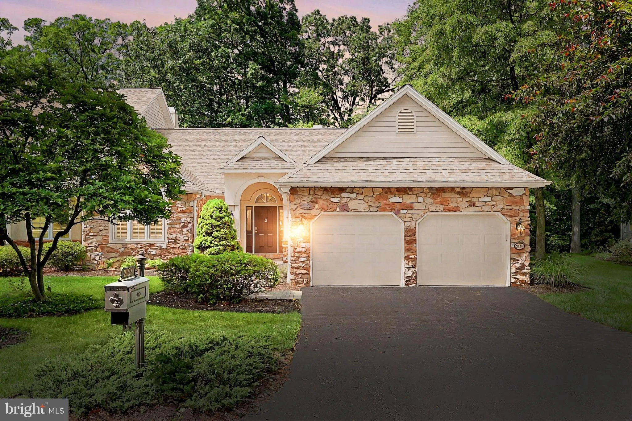 York, Pennsylvania 17403, United States, 3 Bedrooms Bedrooms, ,3 BathroomsBathrooms,Residential,Contingent,134014