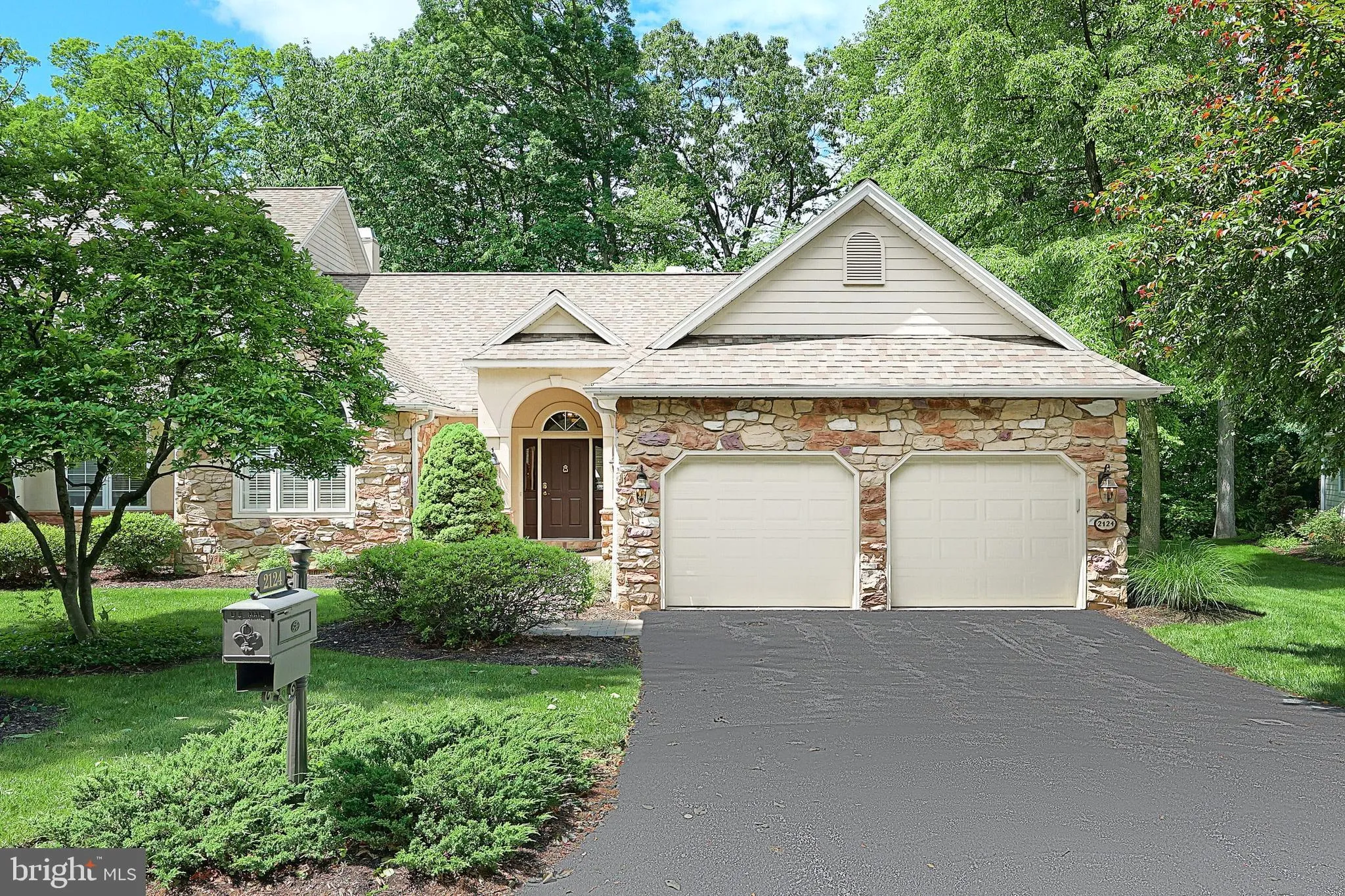 York, Pennsylvania 17403, United States, 3 Bedrooms Bedrooms, ,3 BathroomsBathrooms,Residential,Contingent,134014