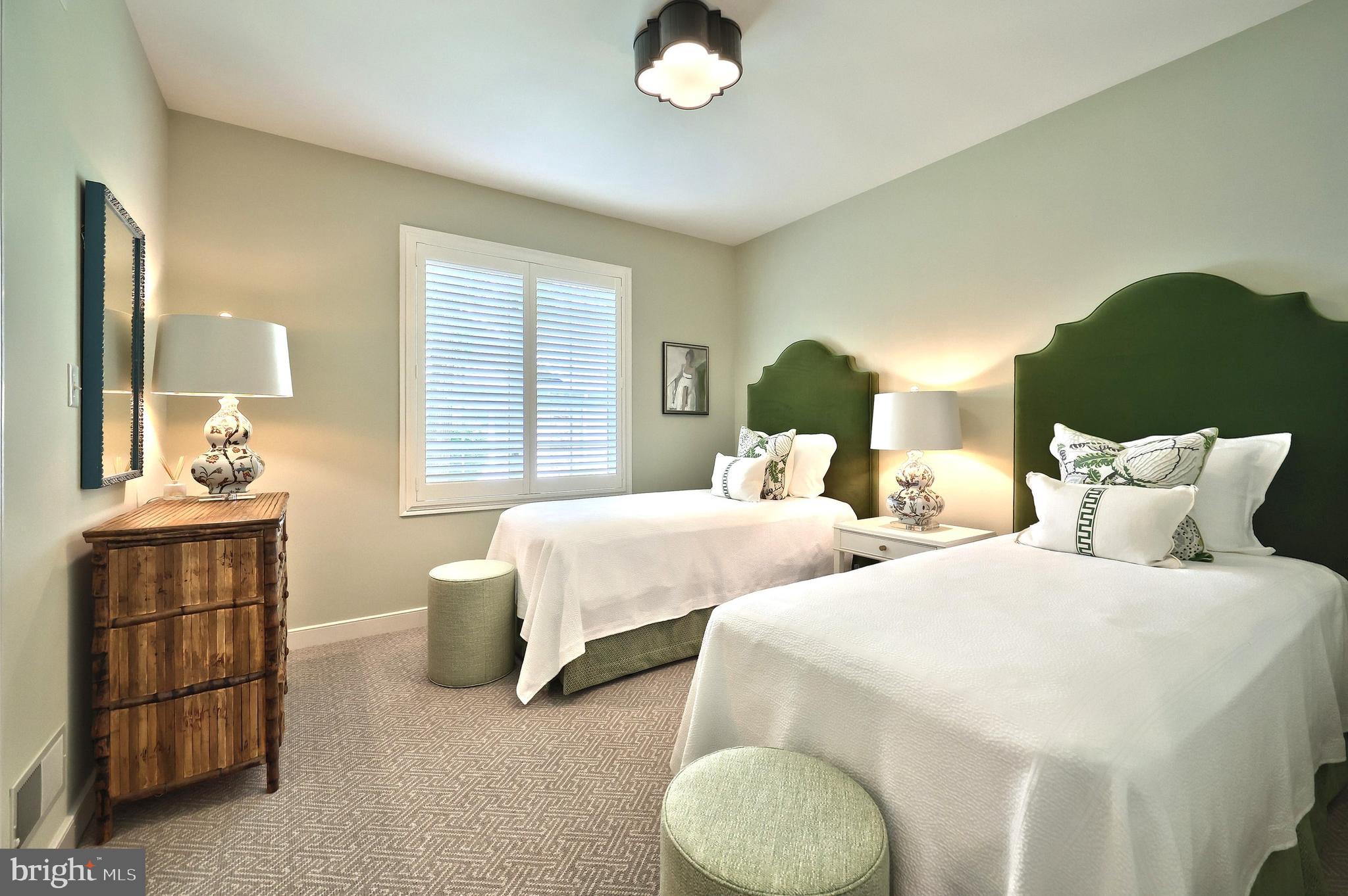 ROSENMILLER WOODS - Residential