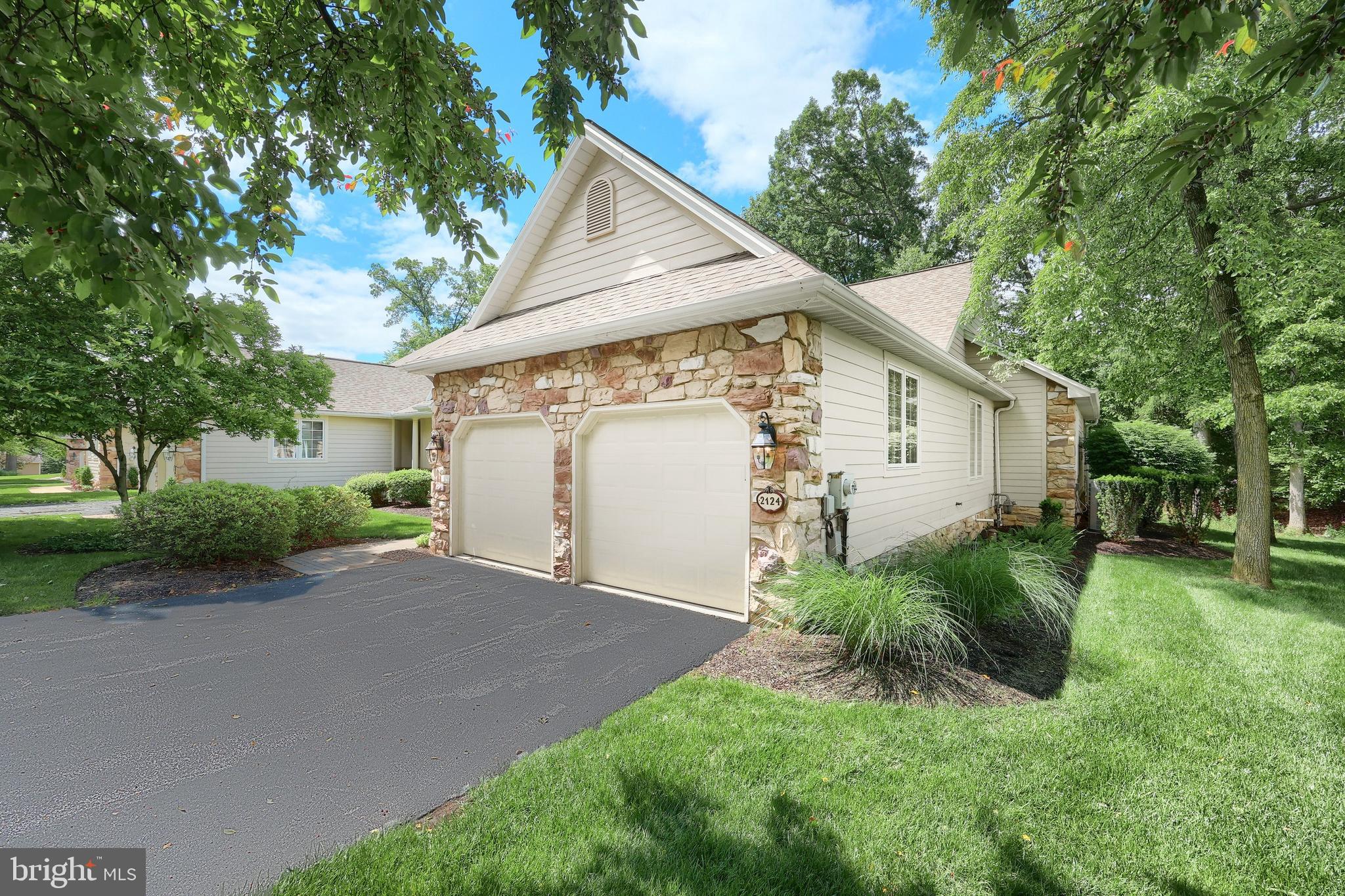 2124 TALL OAKS LANE