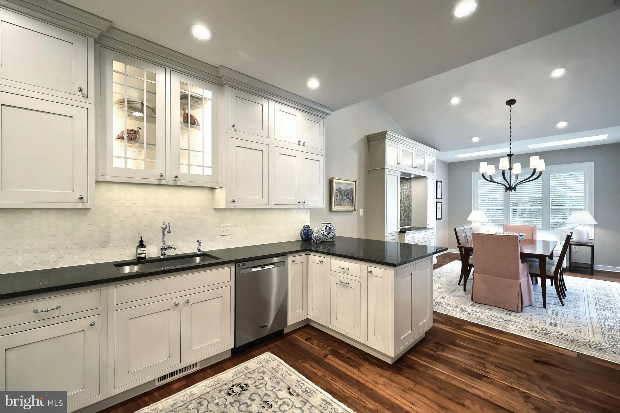 York, Pennsylvania 17403, United States, 3 Bedrooms Bedrooms, ,3 BathroomsBathrooms,Residential,Contingent,134014