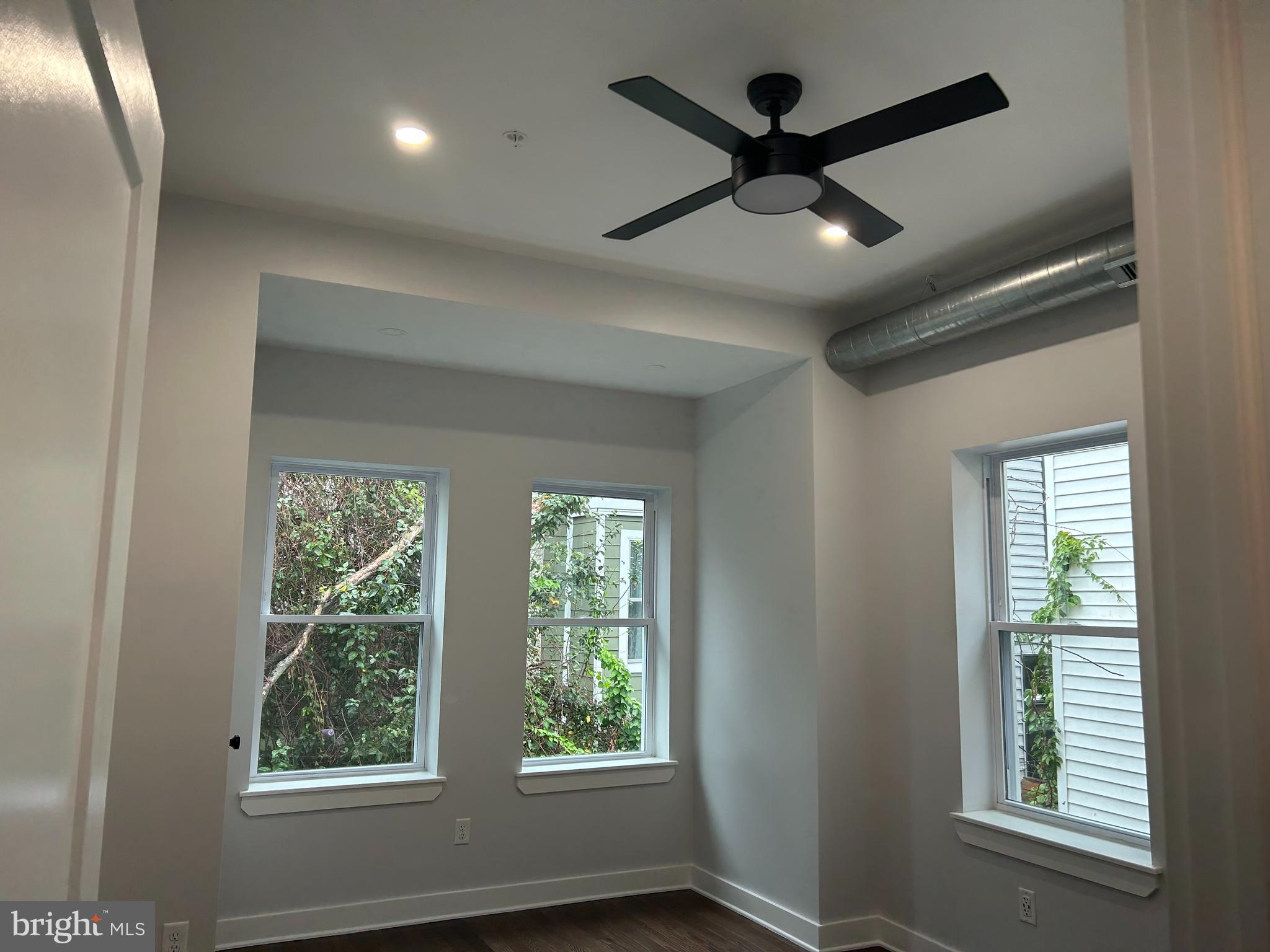 UNIVERSITY CITY - Residential Lease