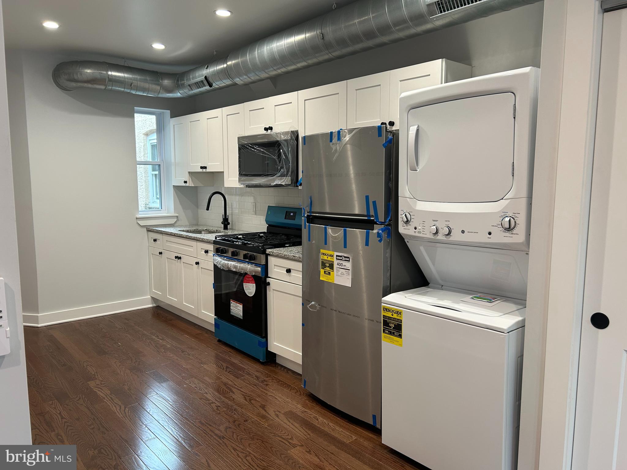 UNIVERSITY CITY - Residential Lease