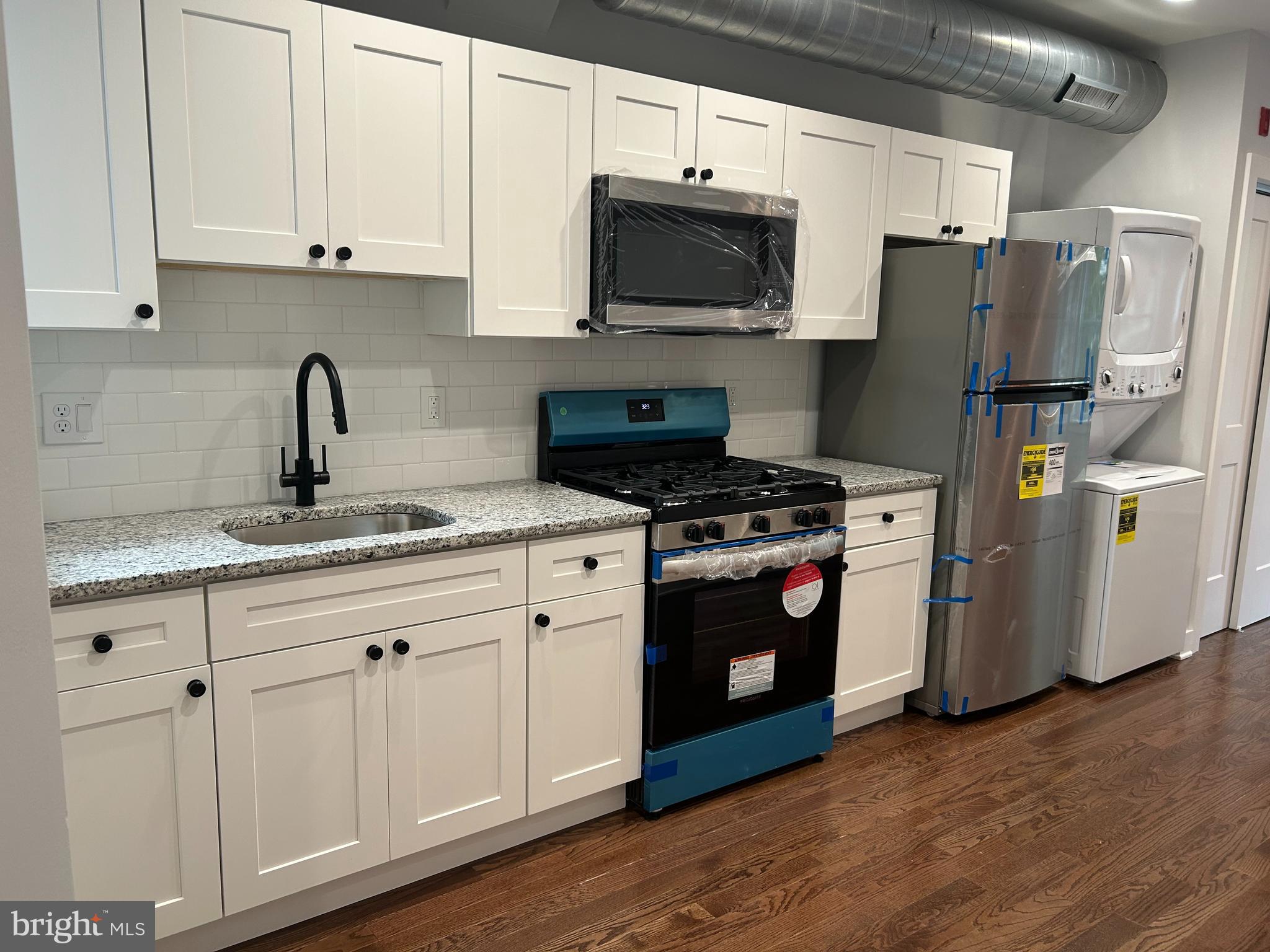 UNIVERSITY CITY - Residential Lease