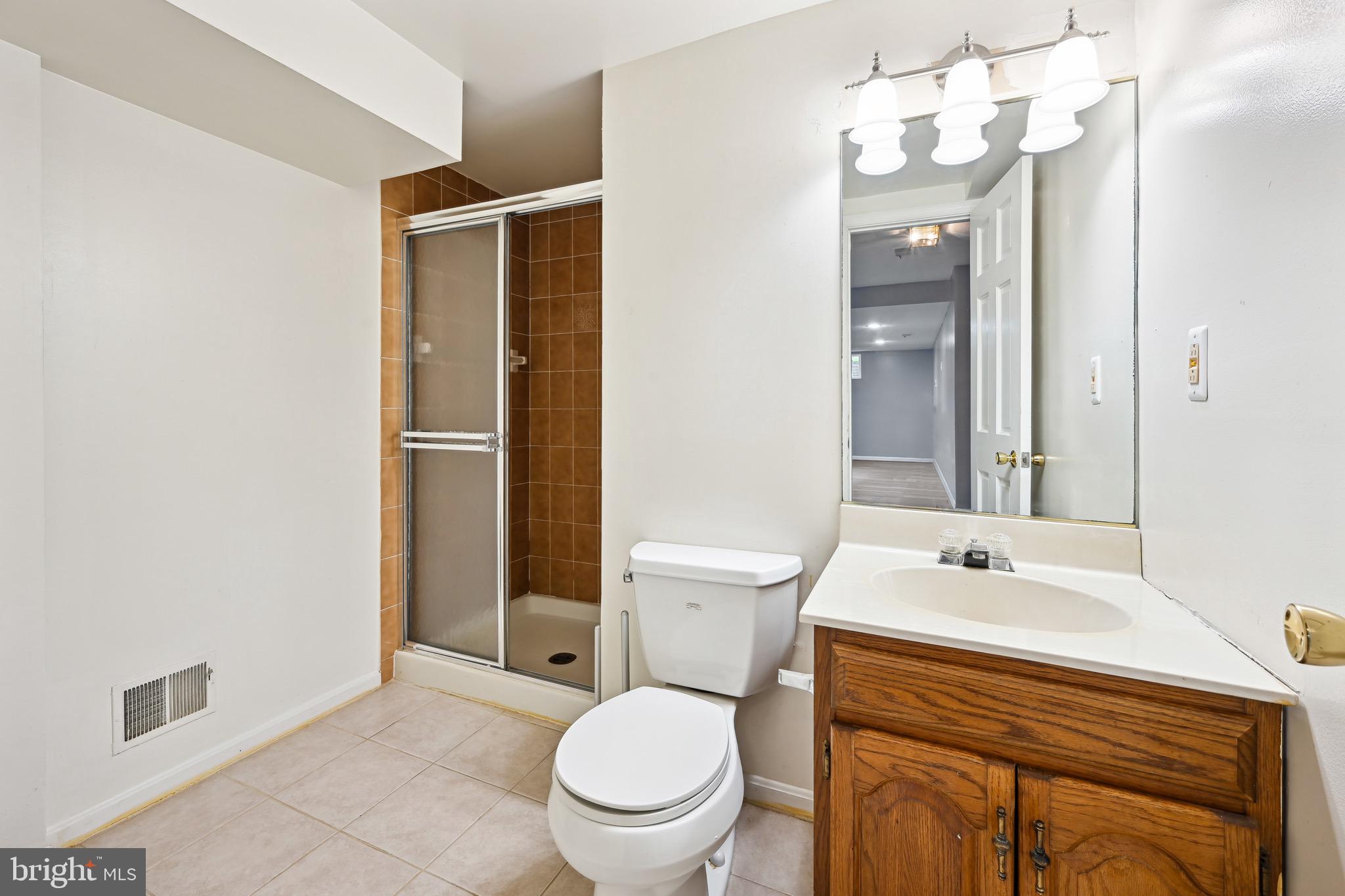 SHERWOOD FOREST - Residential Lease