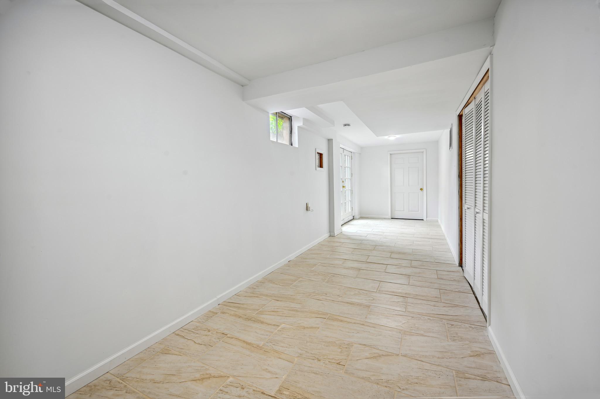 SHERWOOD FOREST - Residential Lease