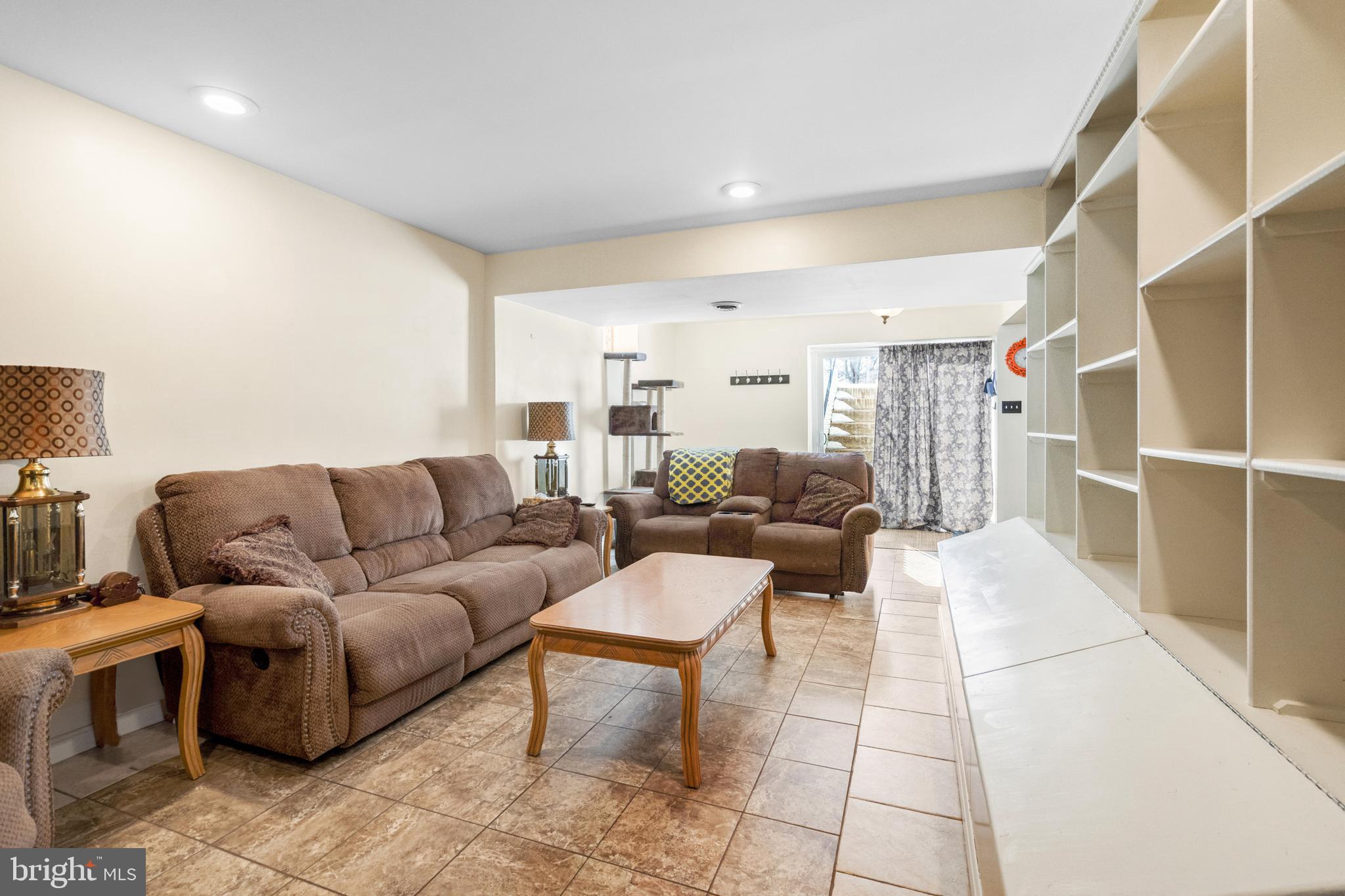 WILLOW SPRINGS ACRES - Residential