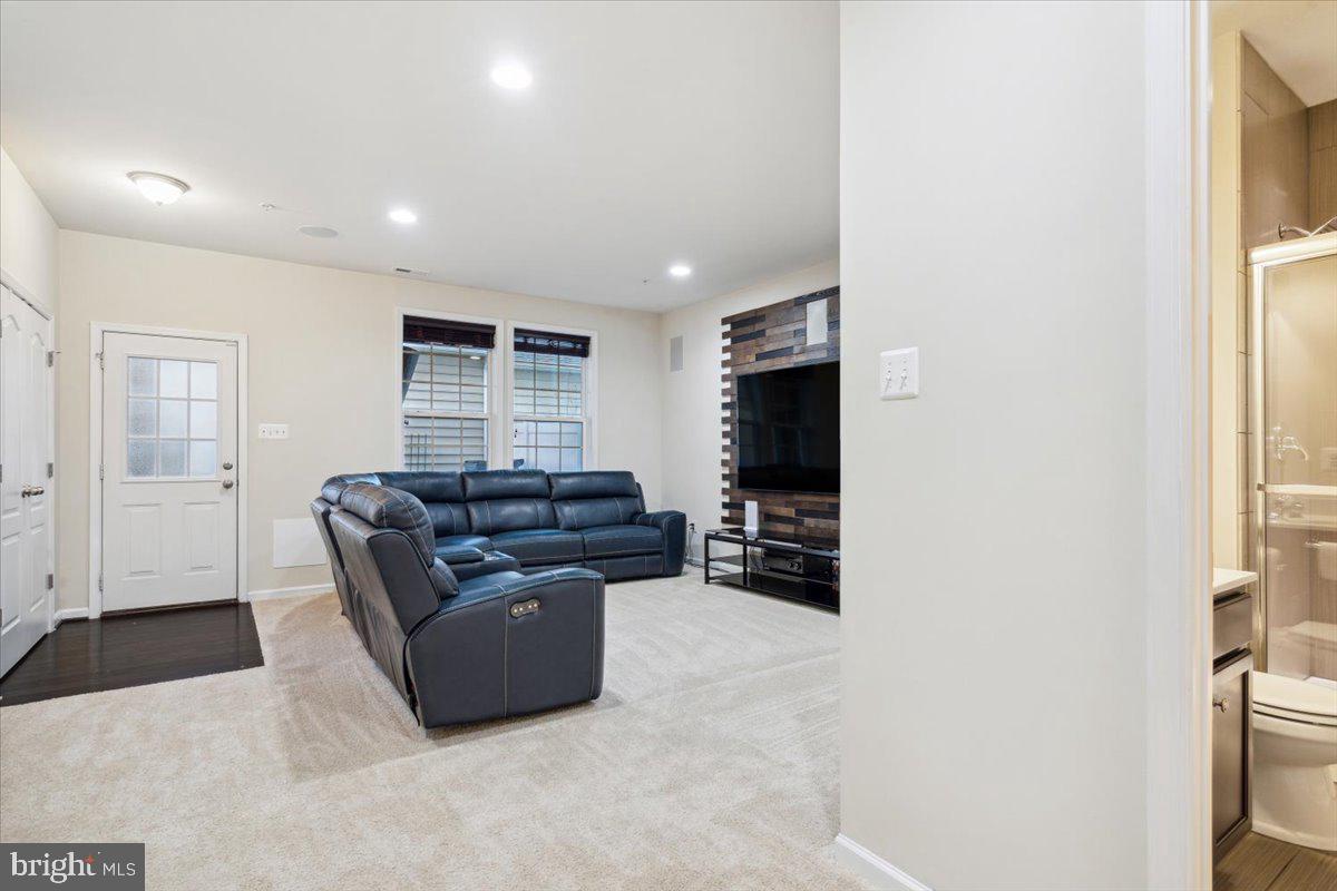 MARKET SQUARE - Residential