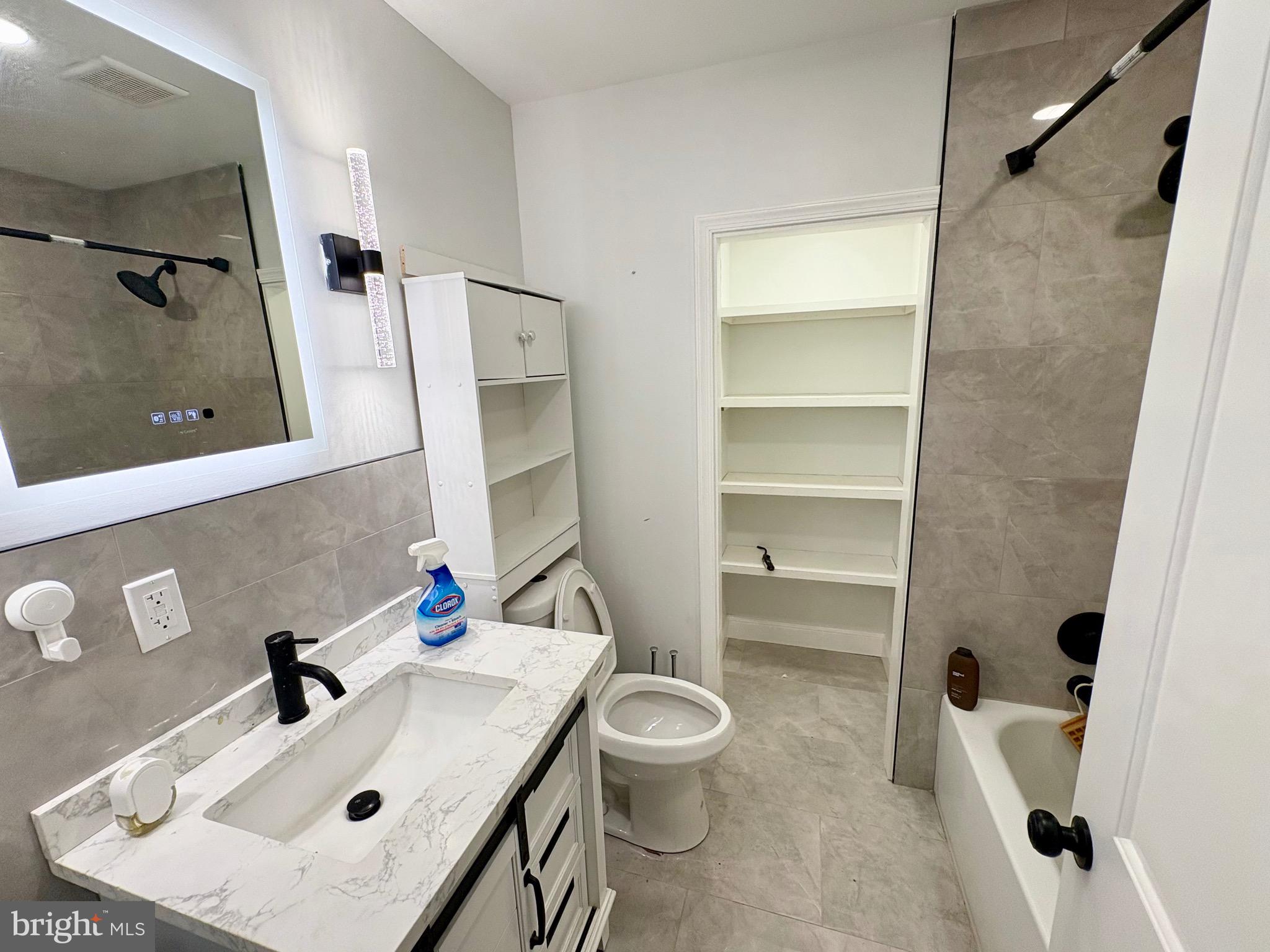 WEST OAK LANE - Residential