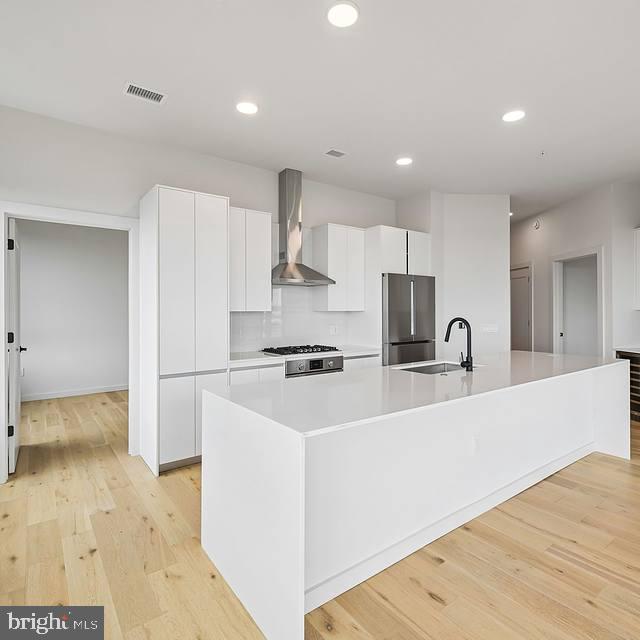 3130 POTOMAC AVENUE PH1