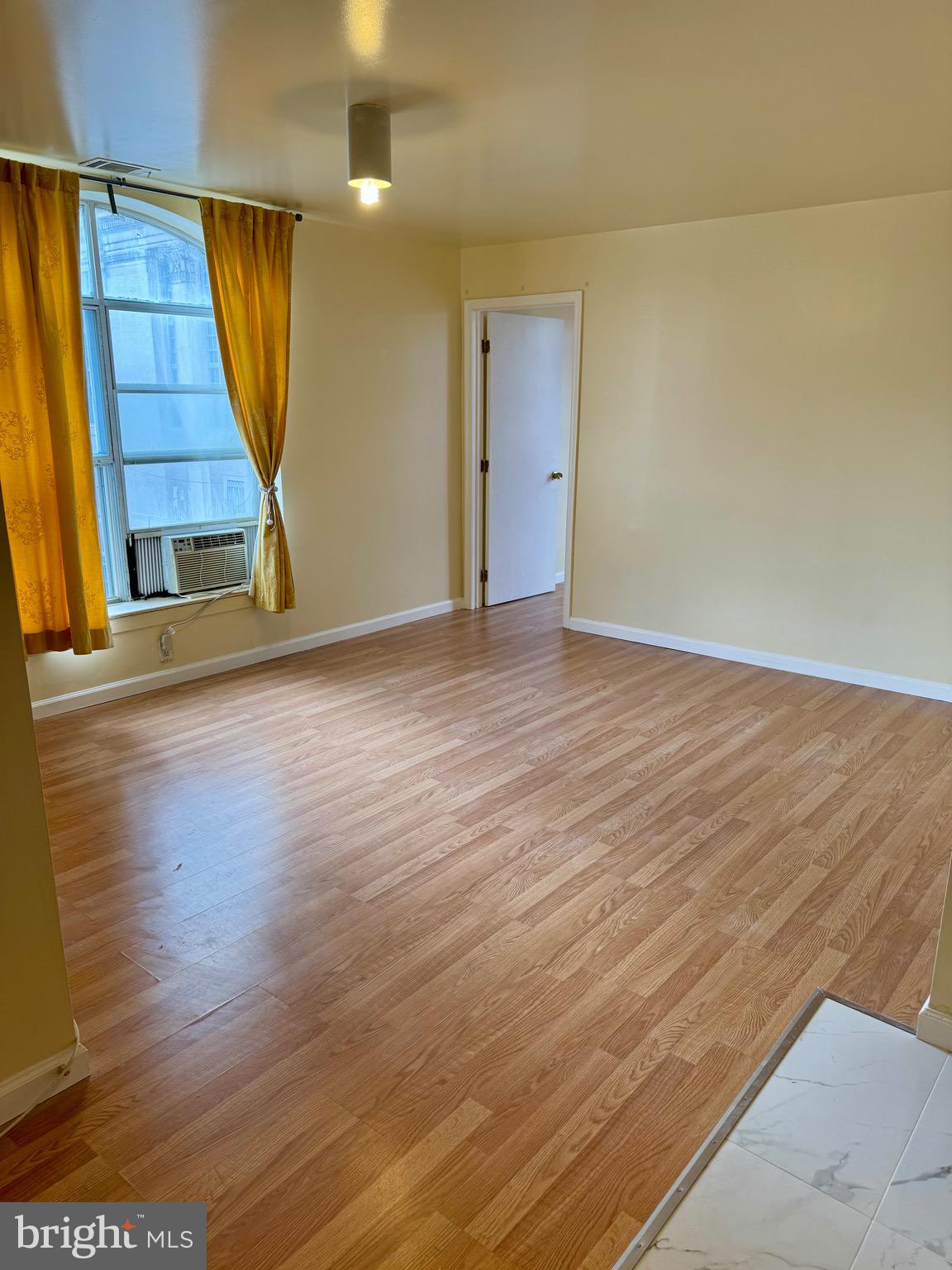 CHINATOWN - Residential Lease