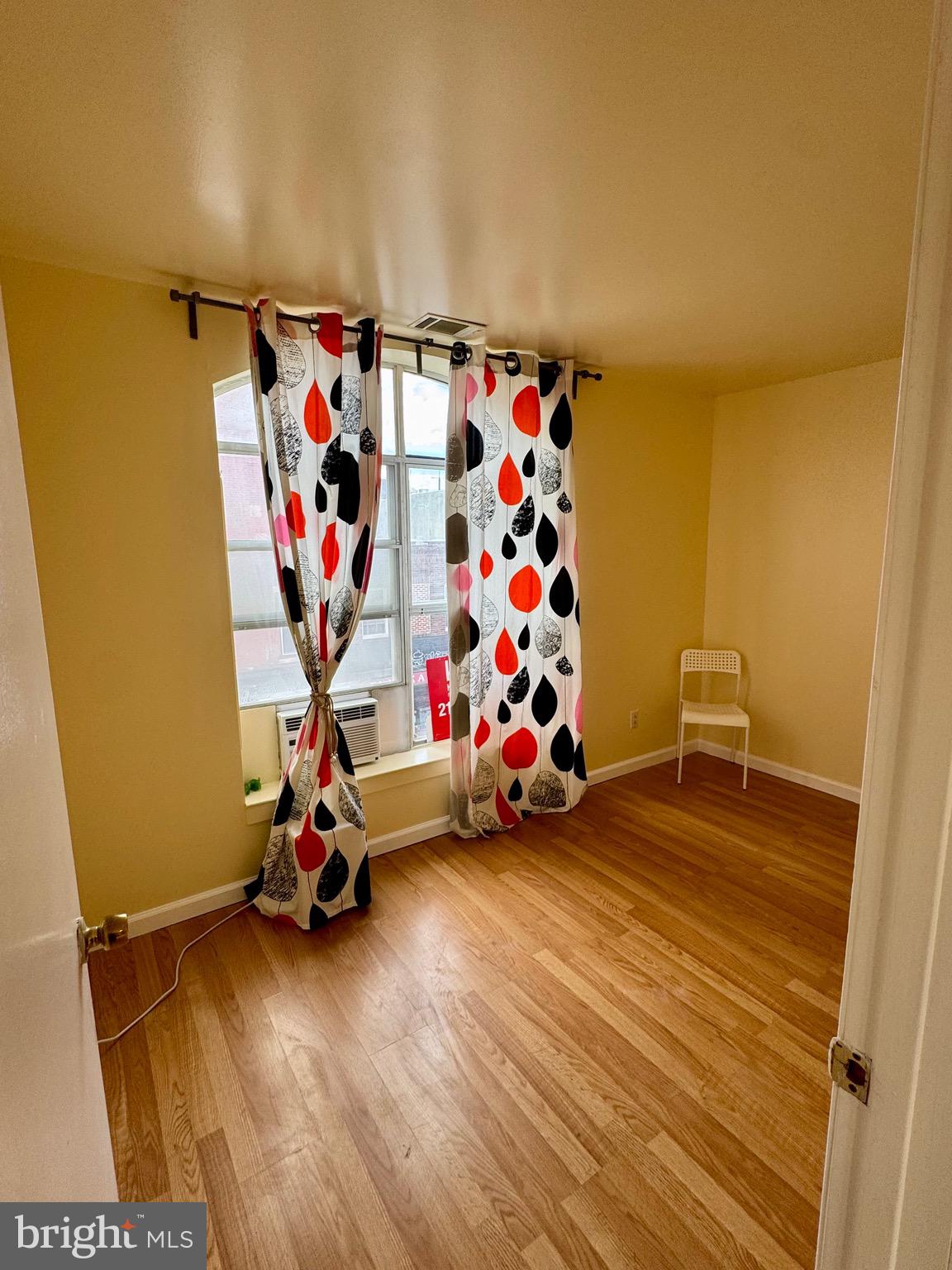 CHINATOWN - Residential Lease