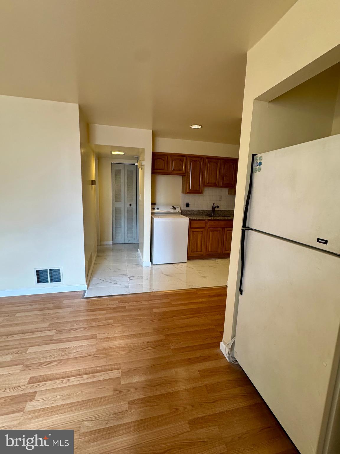 CHINATOWN - Residential Lease