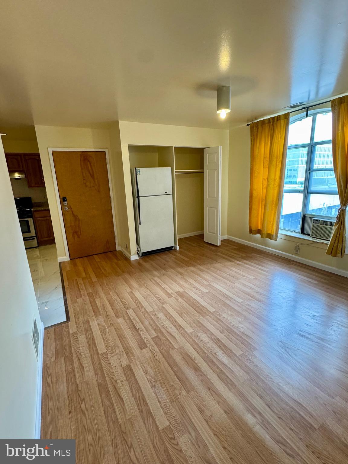 CHINATOWN - Residential Lease