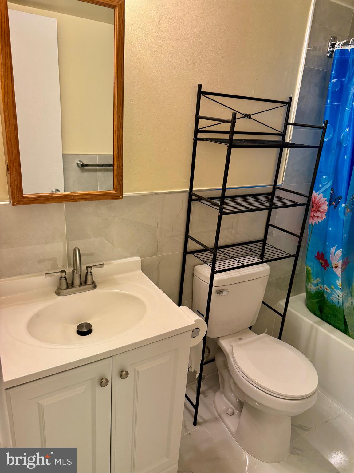 CHINATOWN - Residential Lease