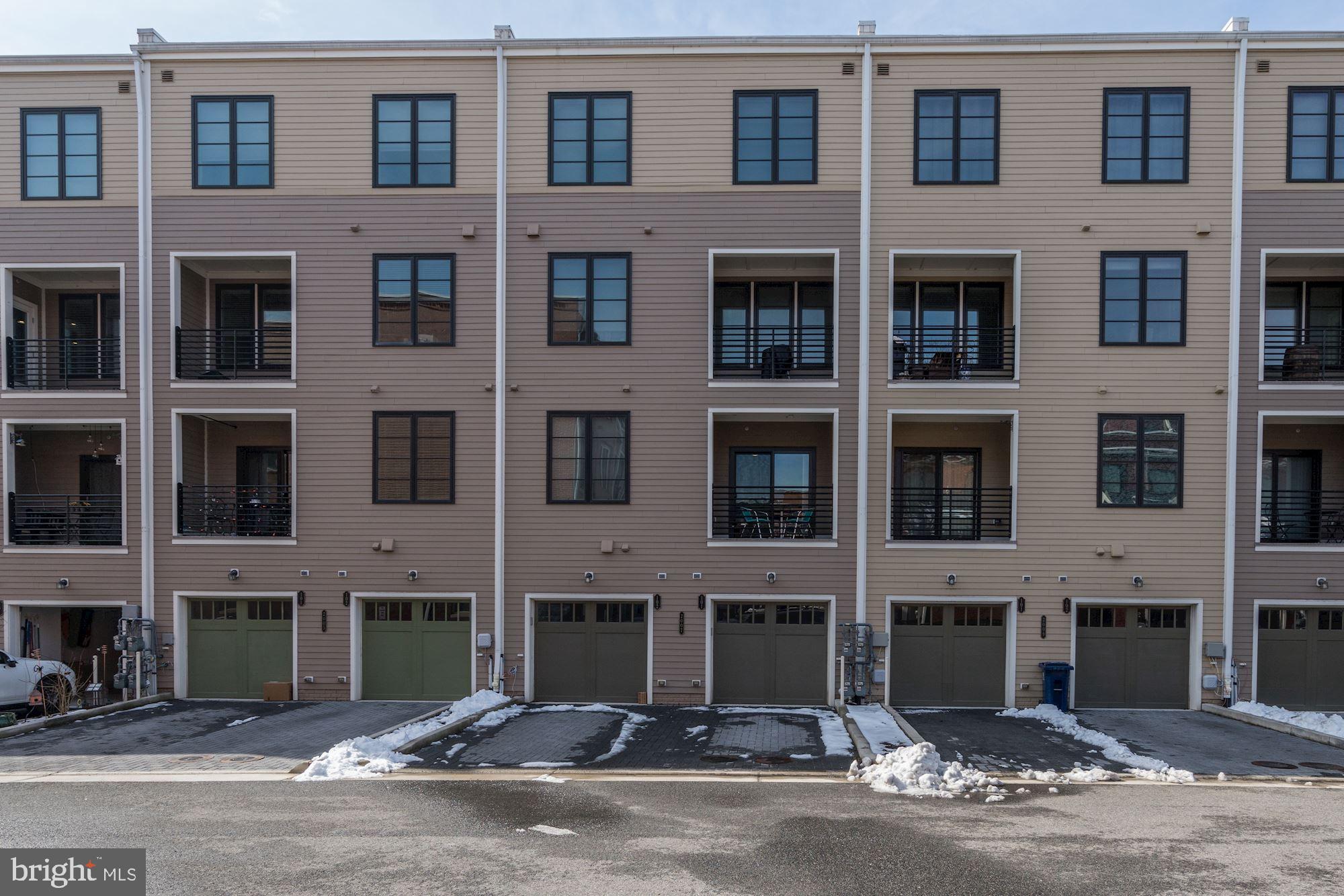 POTOMAC YARD - Residential Lease