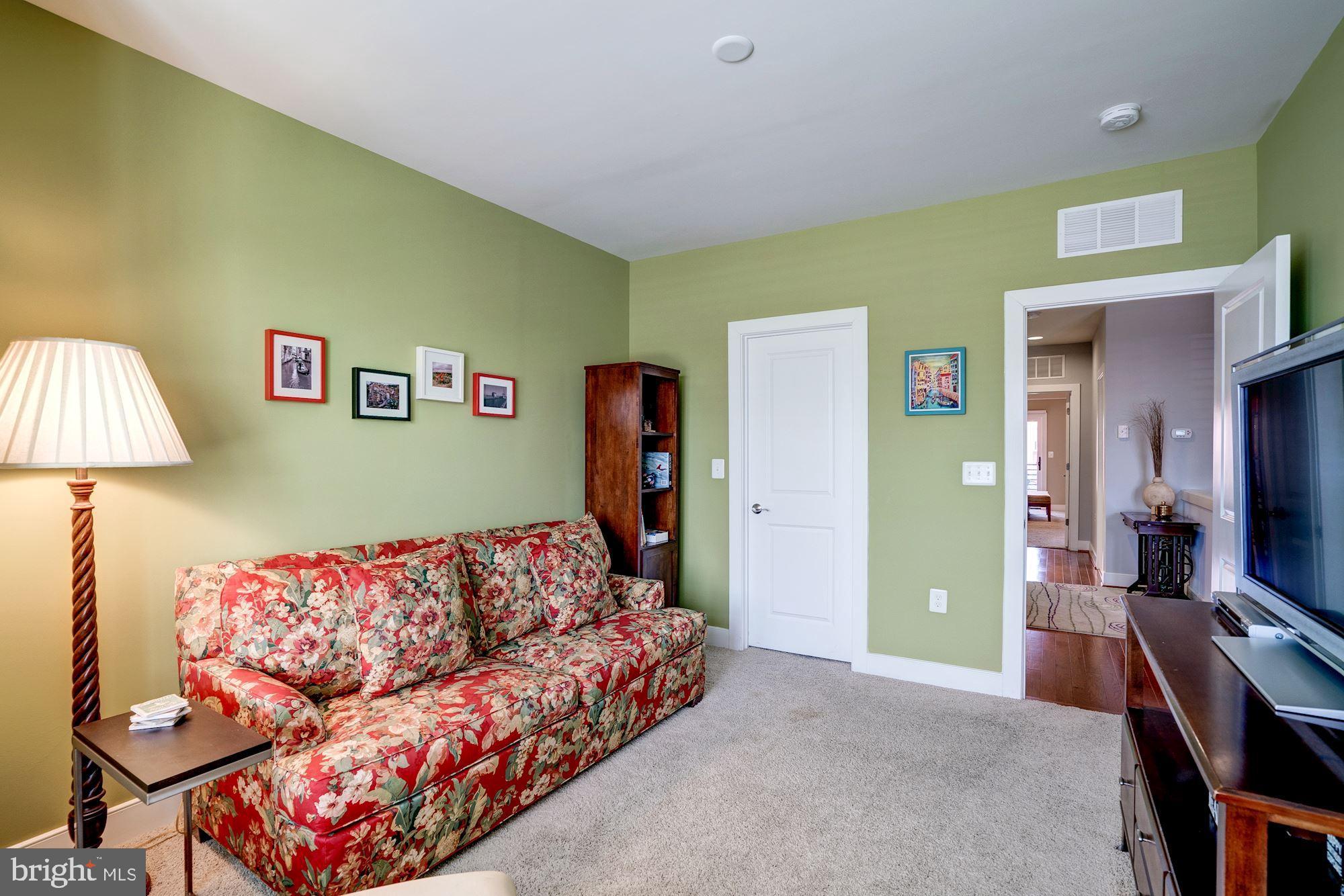 POTOMAC YARD - Residential Lease