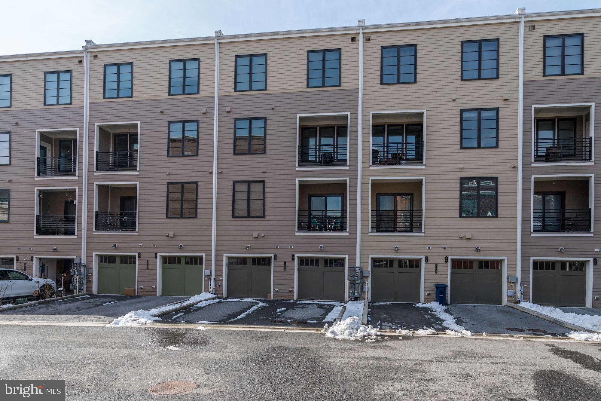 POTOMAC YARD - Residential Lease