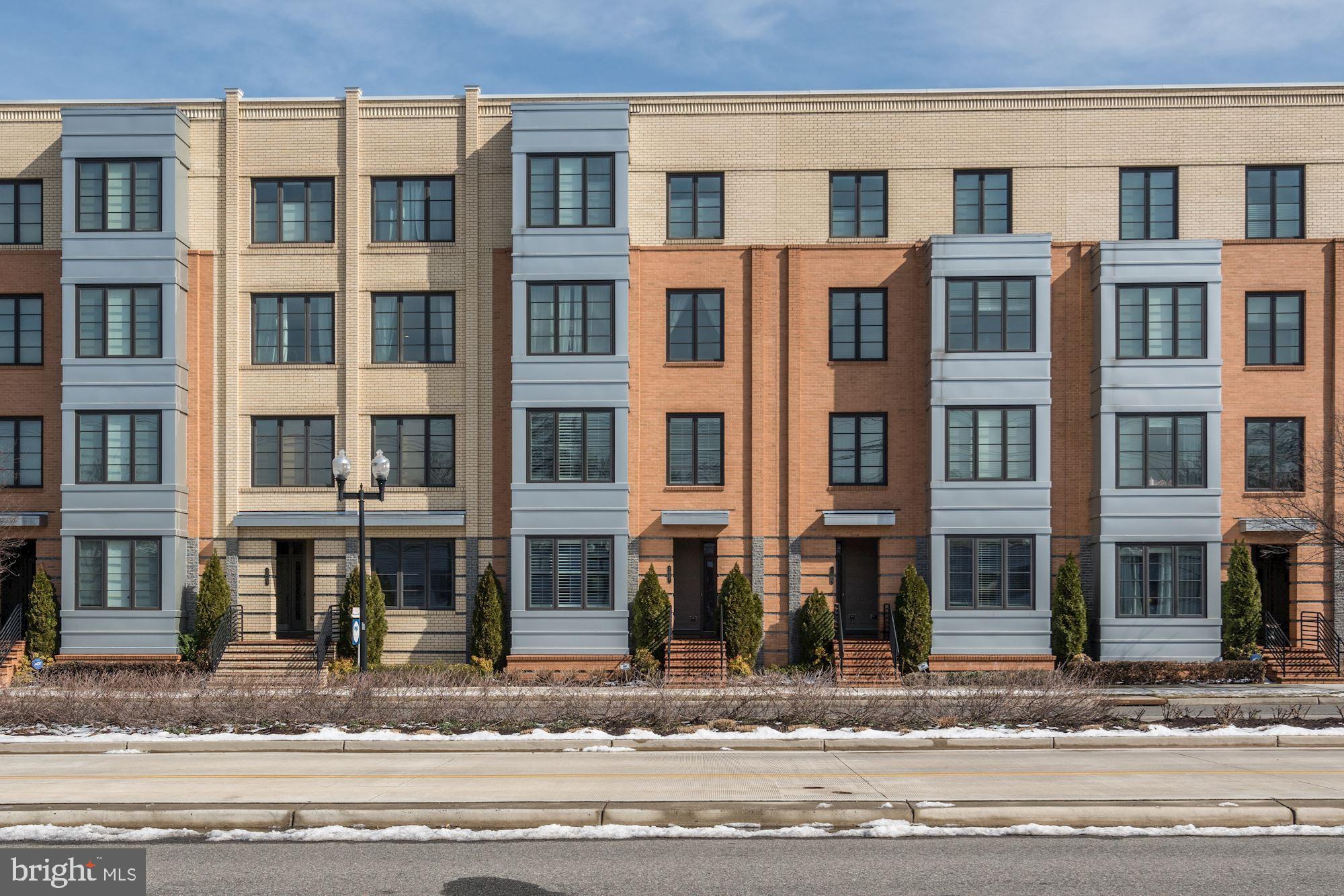 POTOMAC YARD - Residential Lease