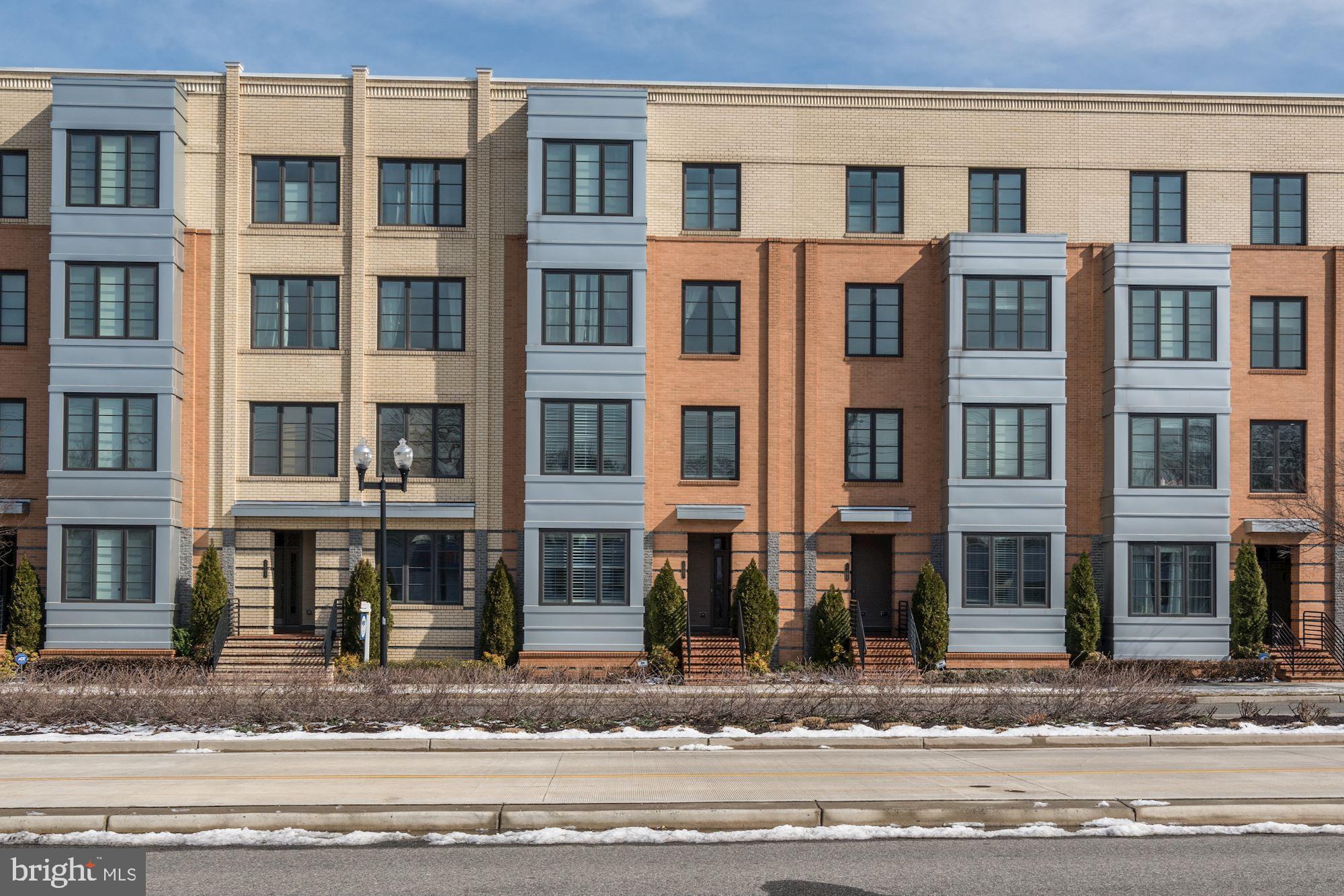 POTOMAC YARD - Residential Lease