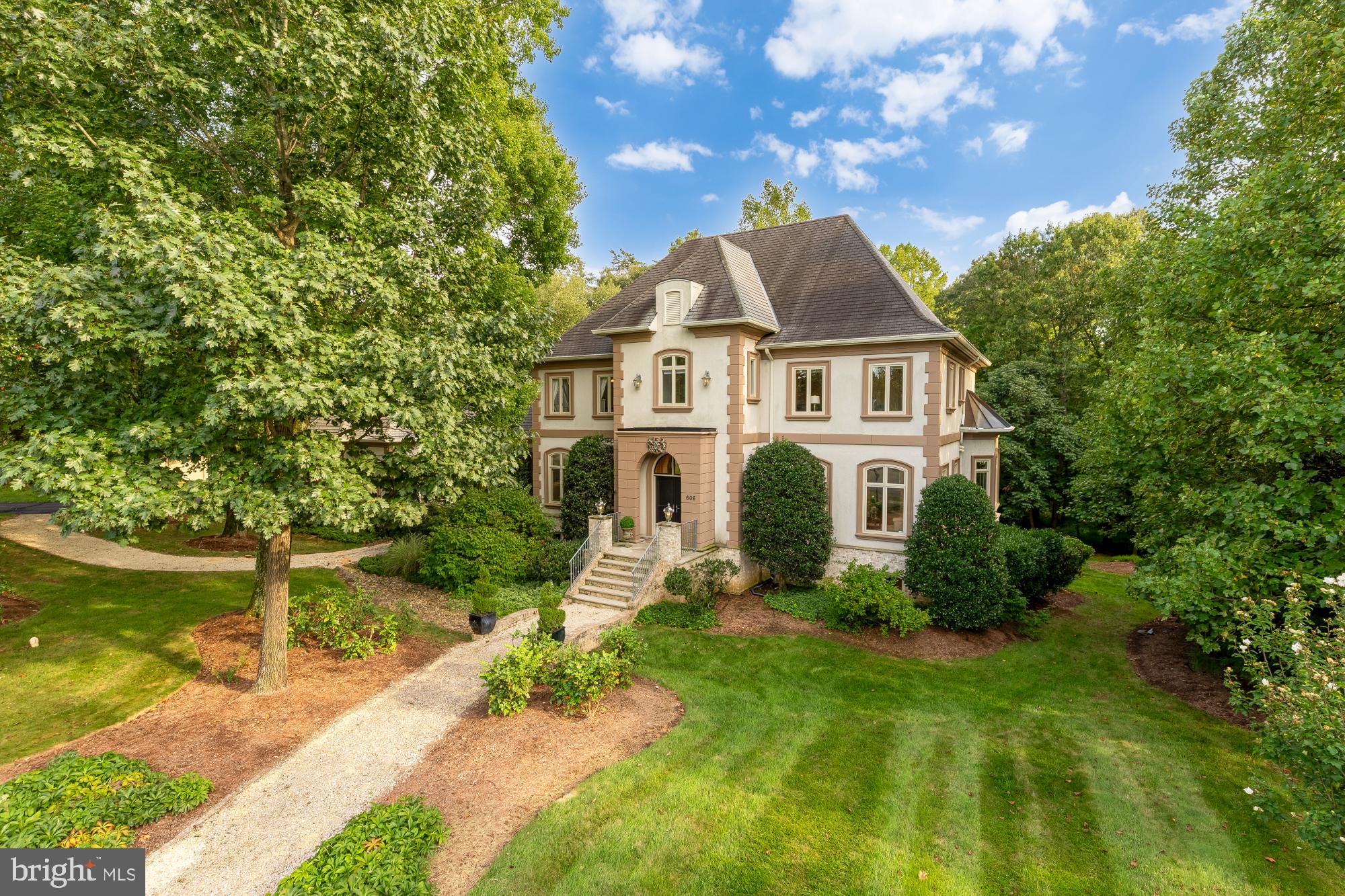 606 KENTLAND DRIVE