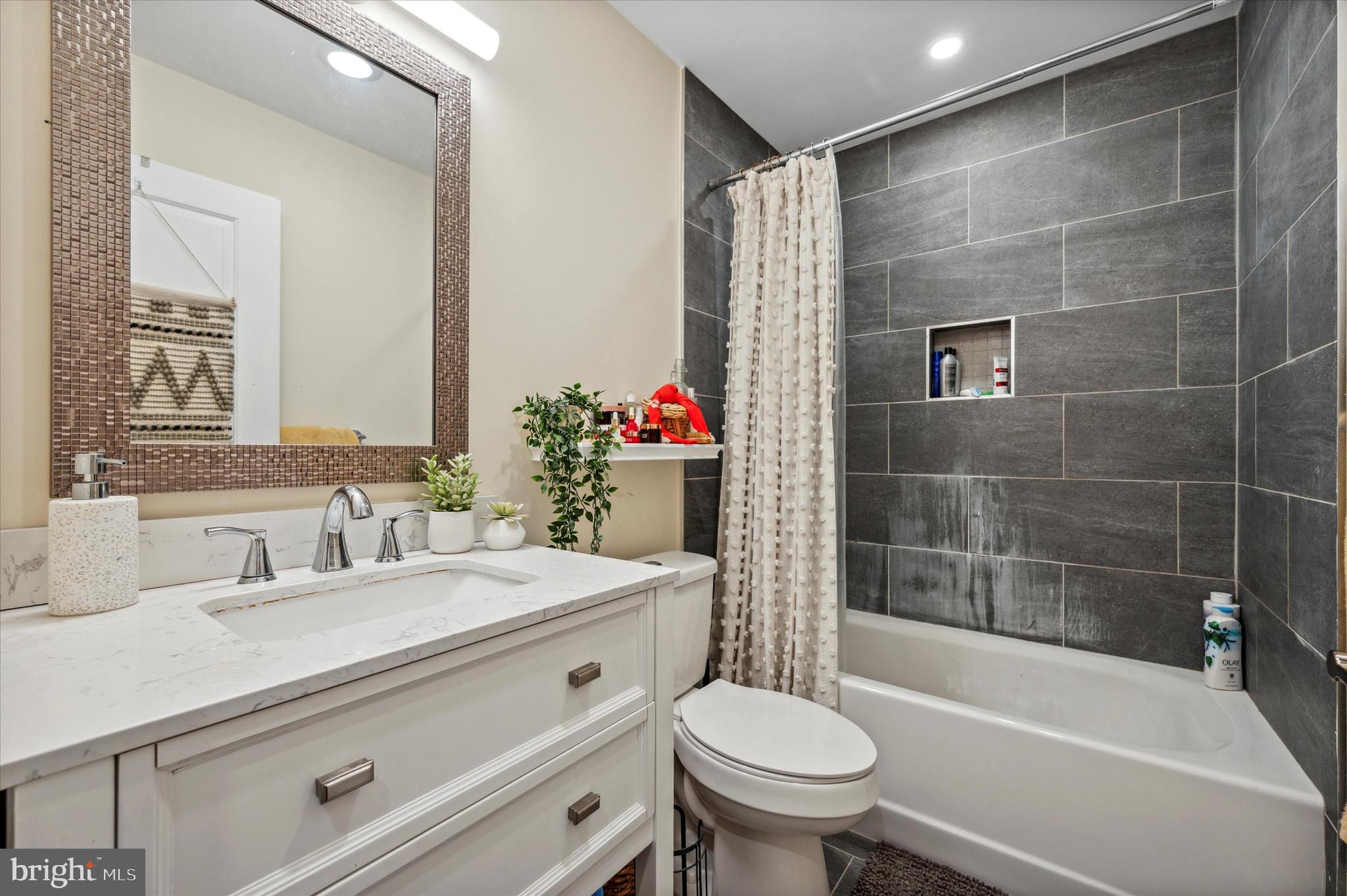 FRANCISVILLE - Commercial Sale