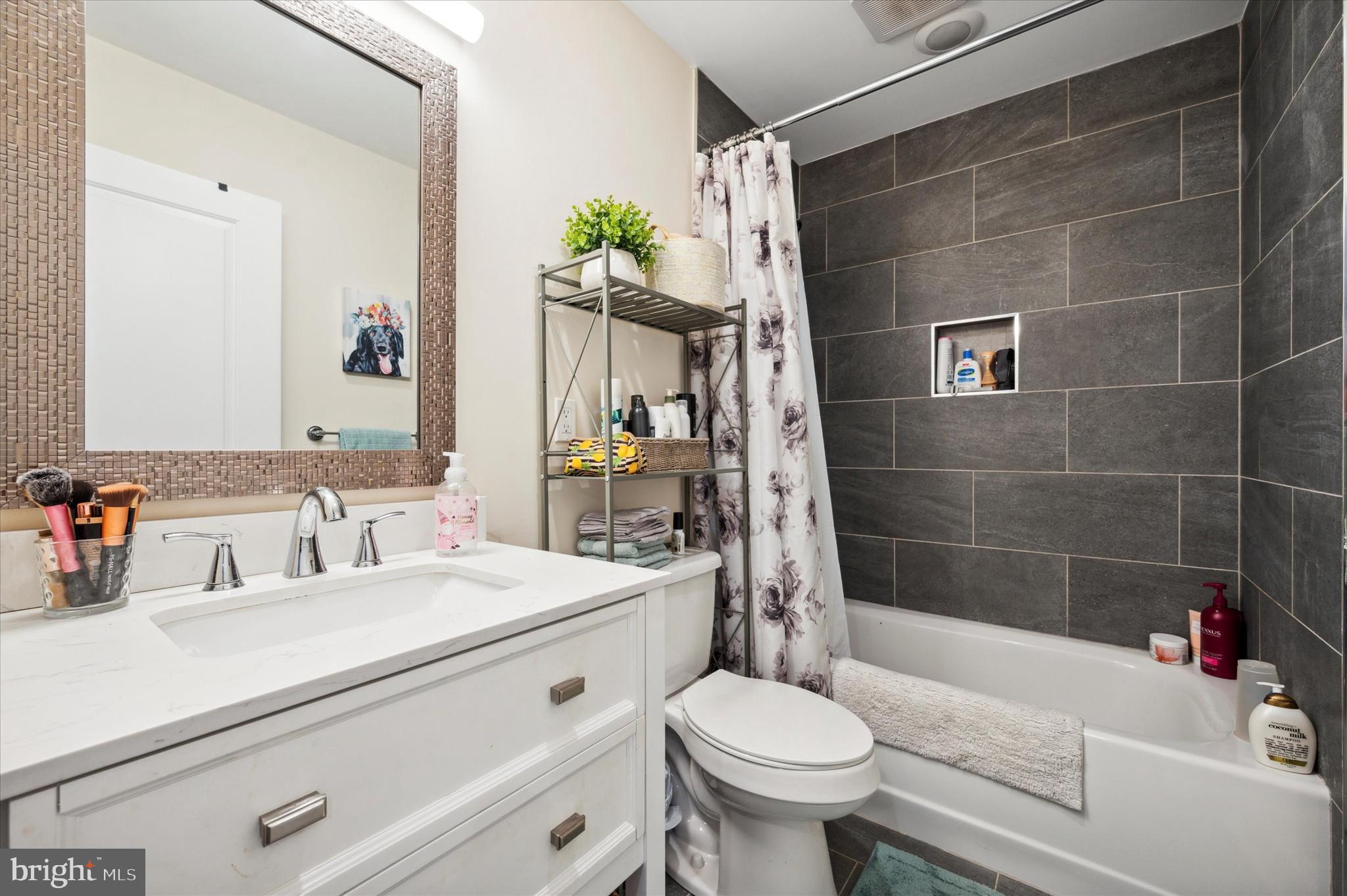 FRANCISVILLE - Commercial Sale