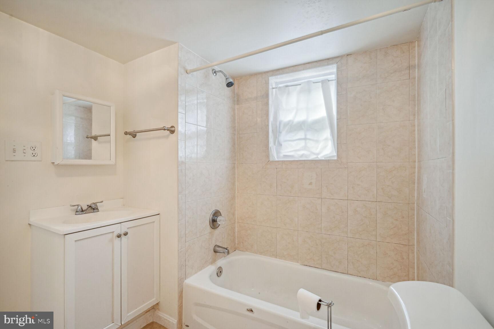 GREEN VALLEY - Residential Lease