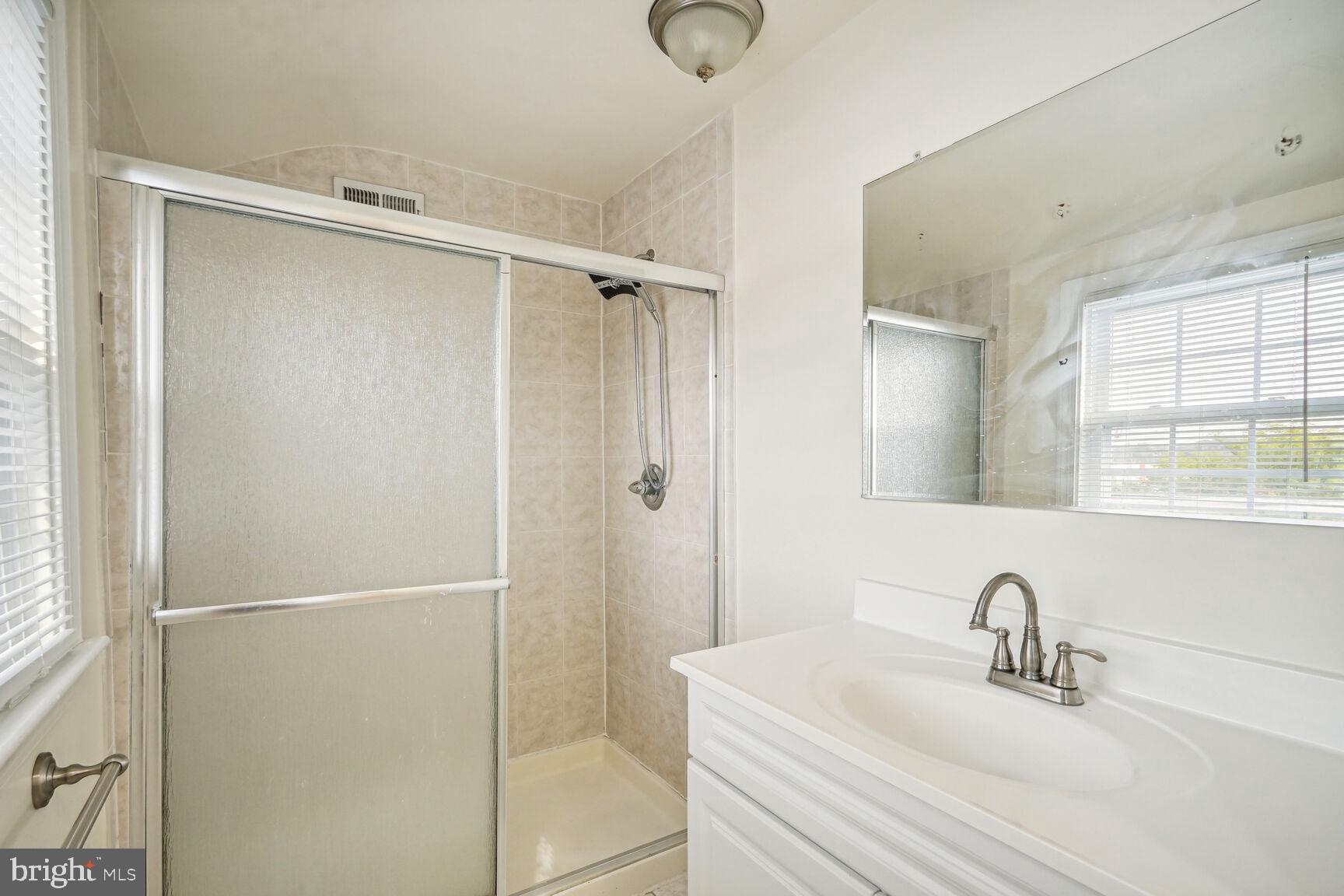 GREEN VALLEY - Residential Lease