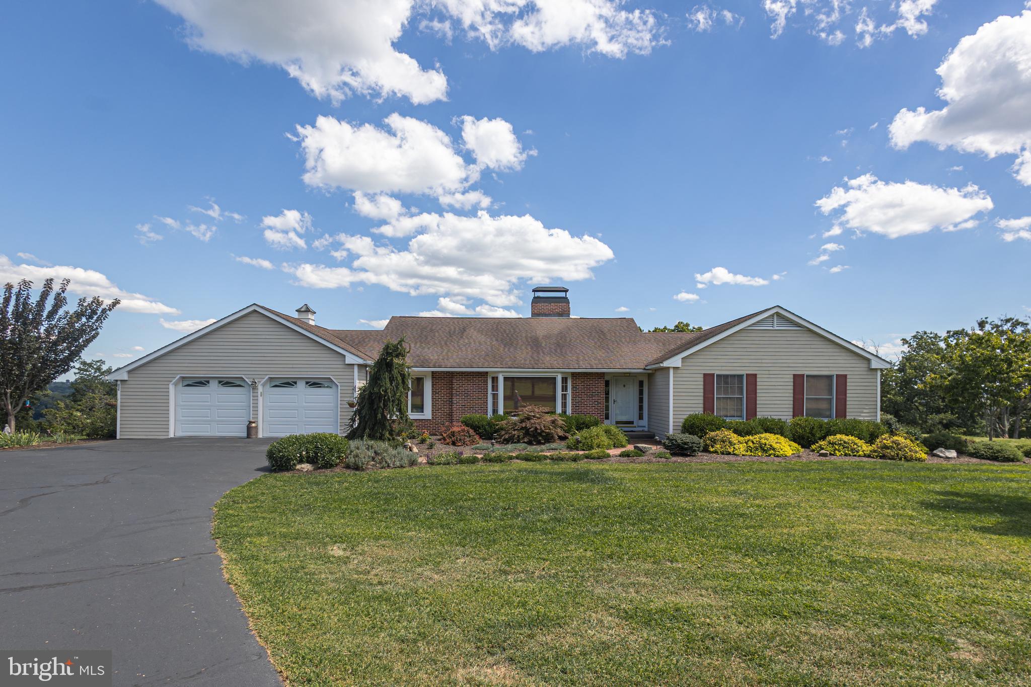 13 EVERBREEZE DRIVE