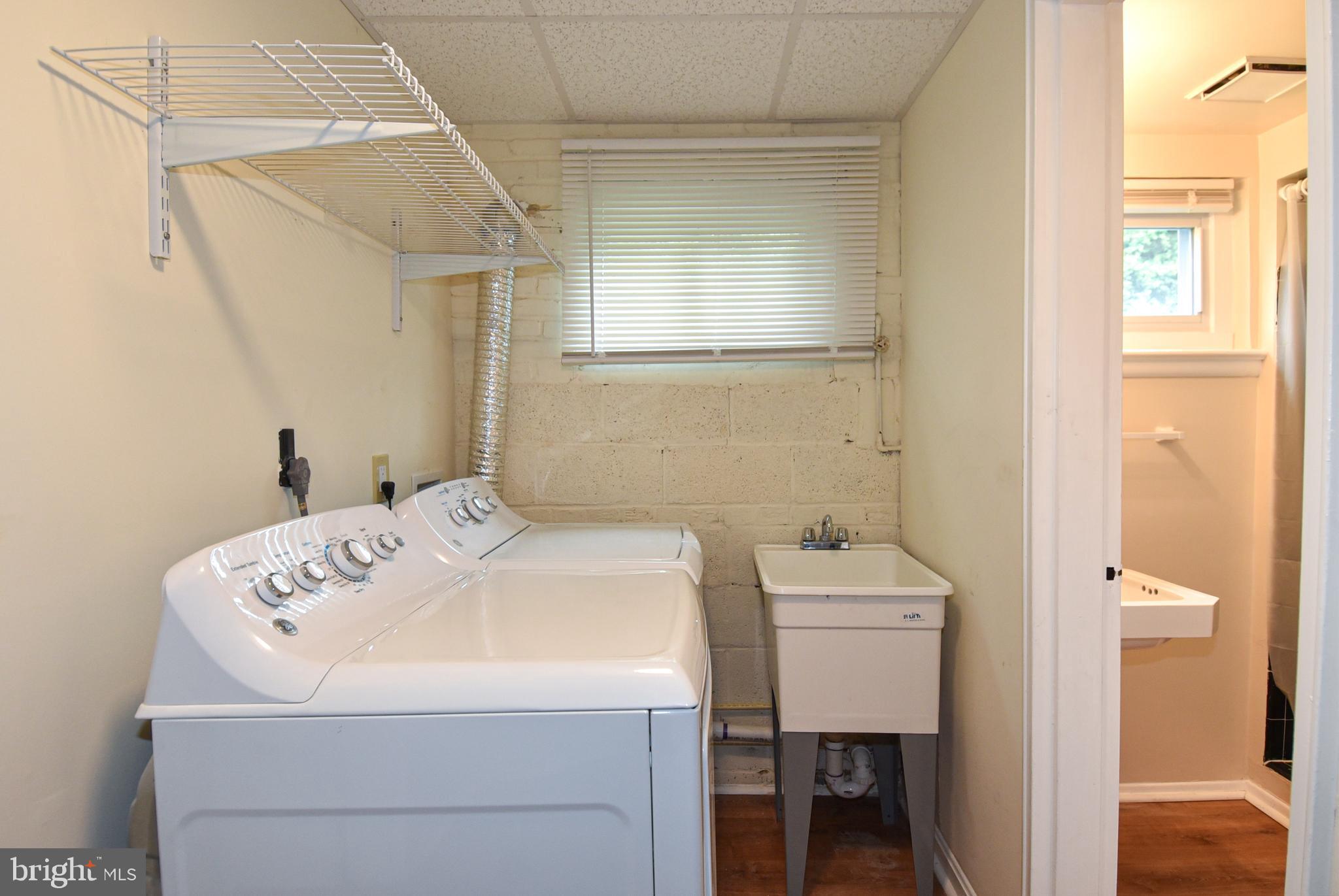 FOREST ESTATES - Residential Lease