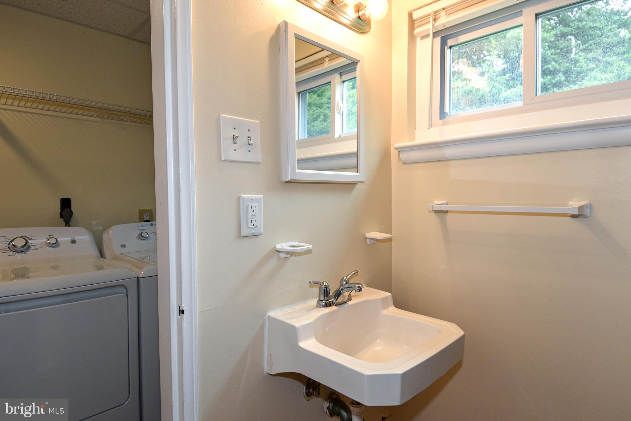 FOREST ESTATES - Residential Lease