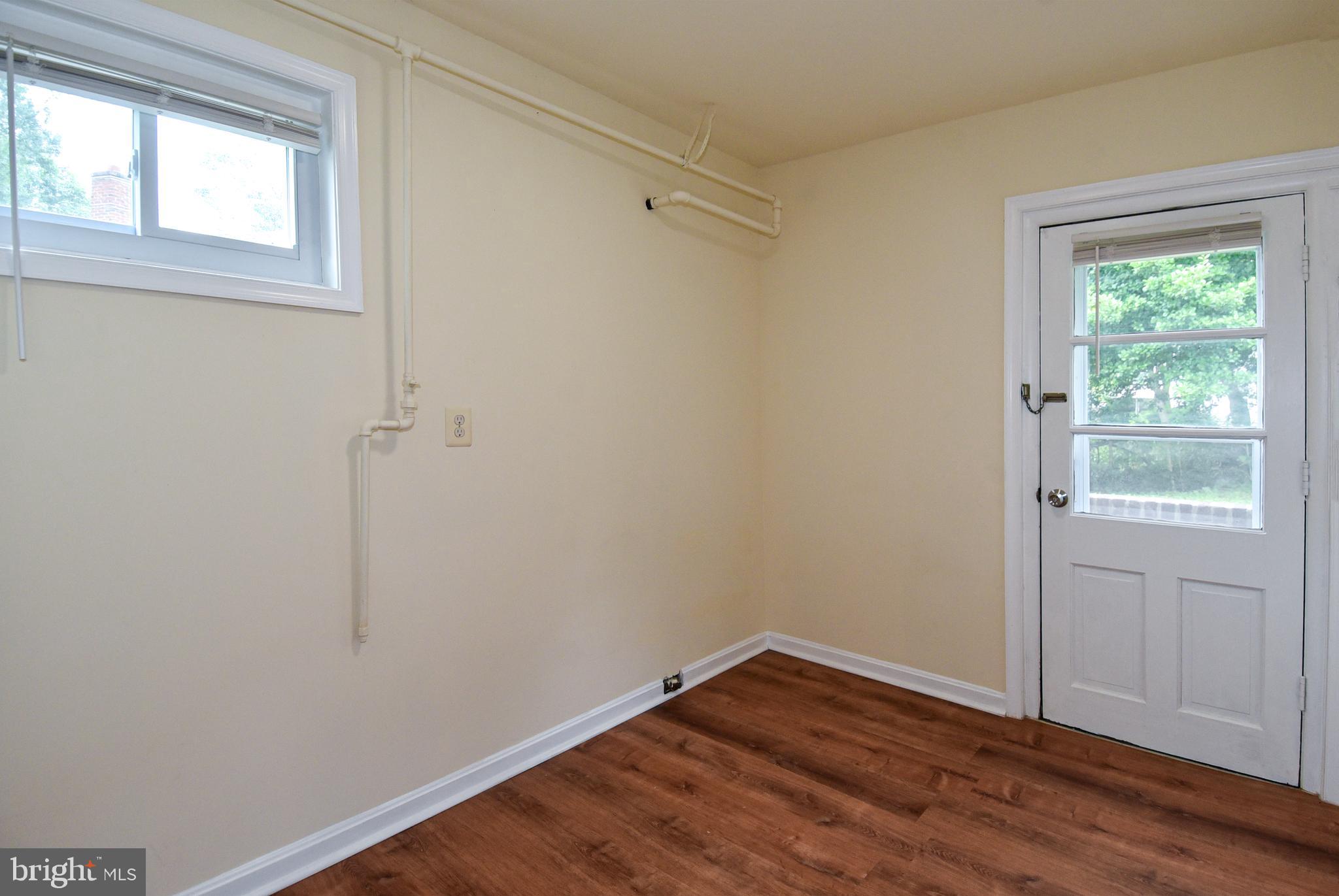 FOREST ESTATES - Residential Lease