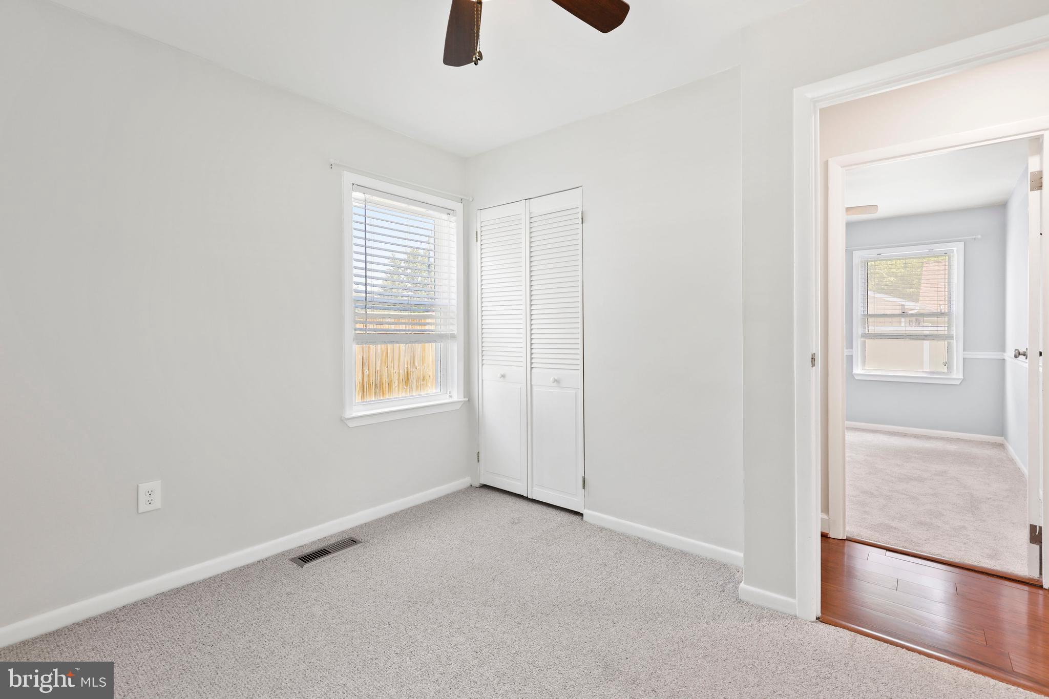 COUNTRY CLUB MANOR - Residential