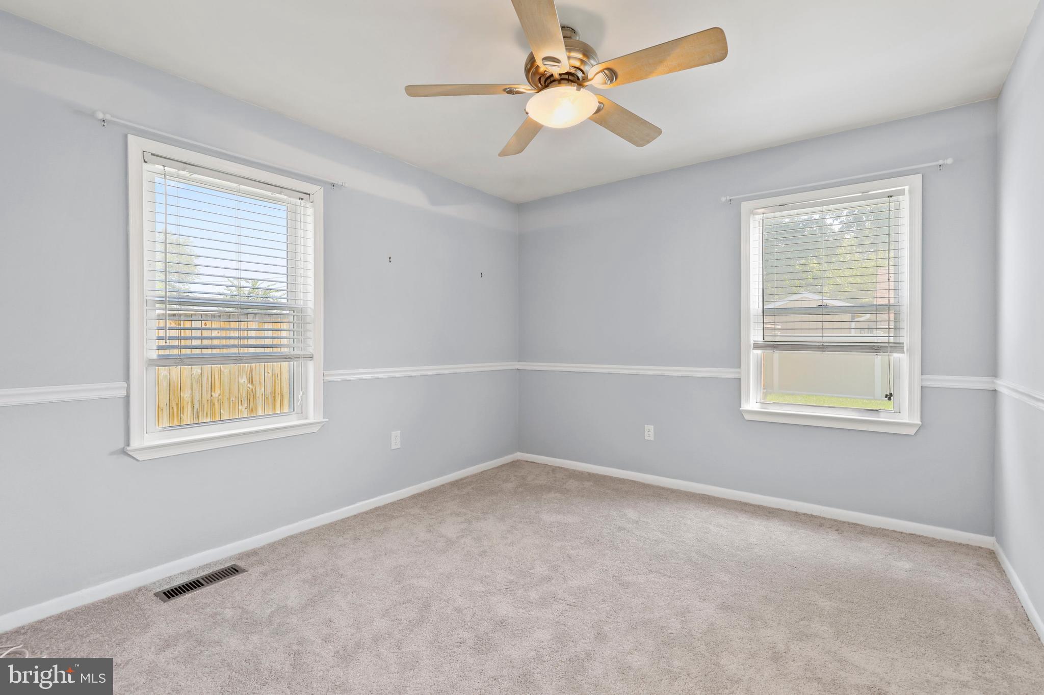 COUNTRY CLUB MANOR - Residential